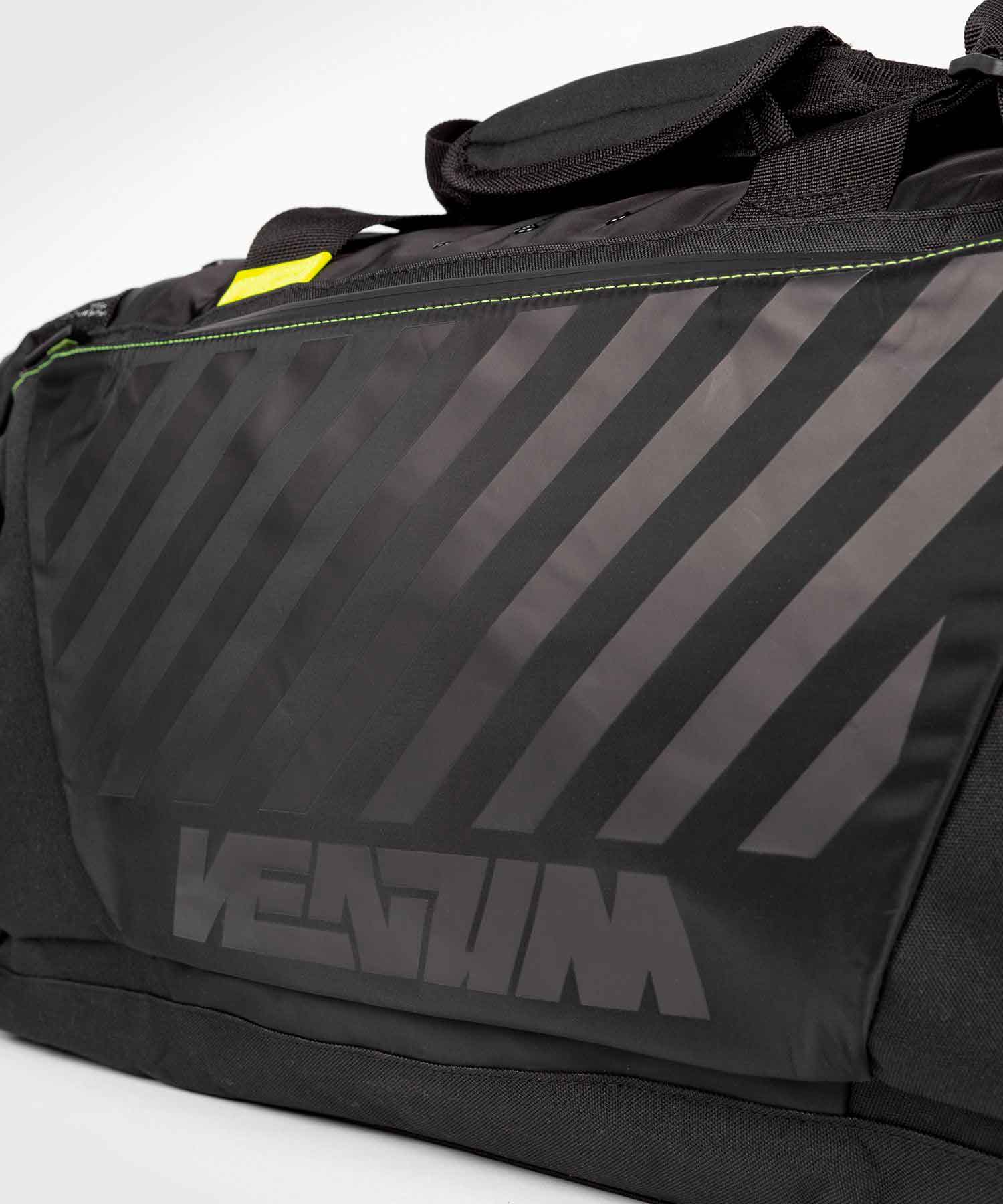 VENUM／ヴェナム　バッグ・バックパック　　STRIPES SPORTS BAG／ストライプス スポーツバッグ