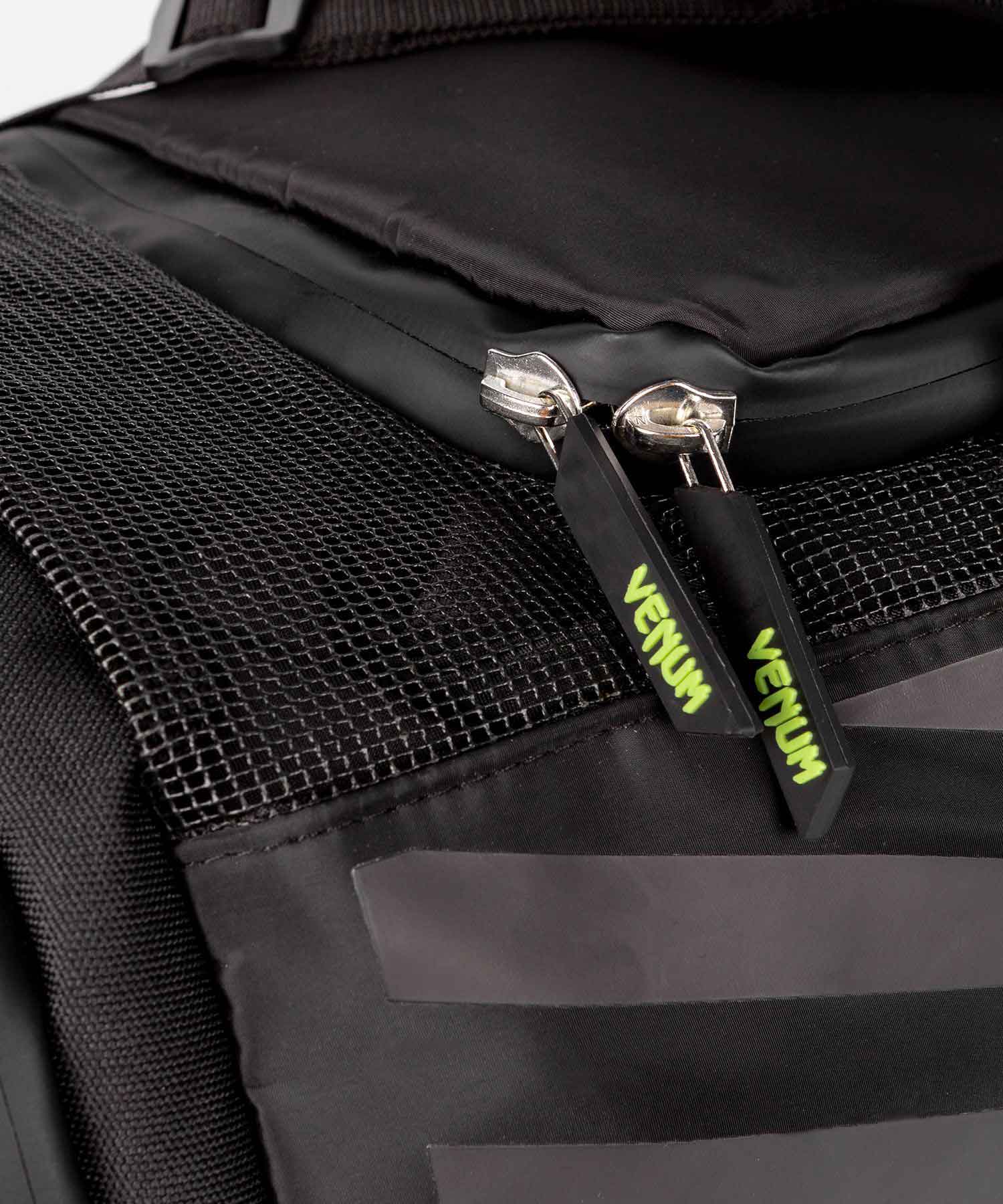 VENUM／ヴェナム　バッグ・バックパック　　STRIPES SPORTS BAG／ストライプス スポーツバッグ