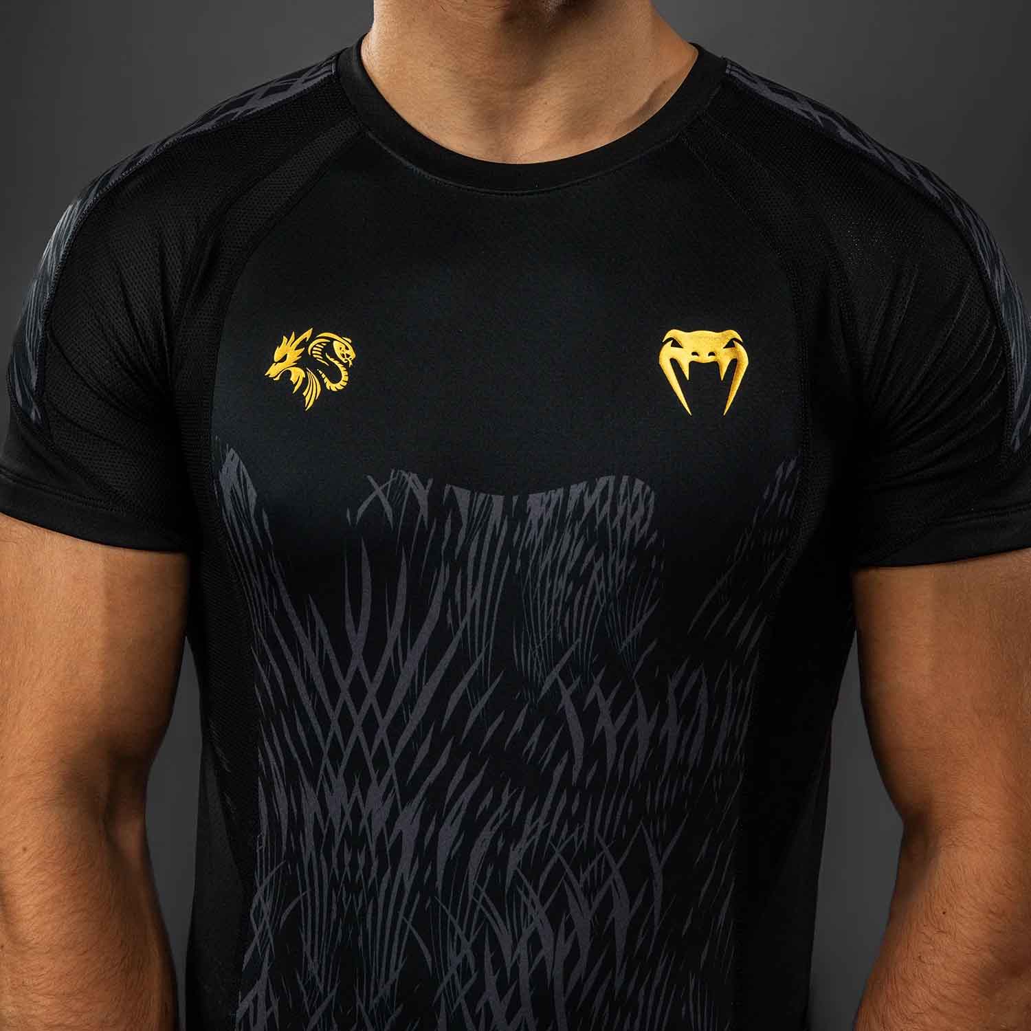 VENUM／ヴェナム　ラッシュガード　　Venum x Chimaev Wild Borz Rashguards／ヴェナム×チマエフ ワイルド ボルズ ラッシュガード（ショート）