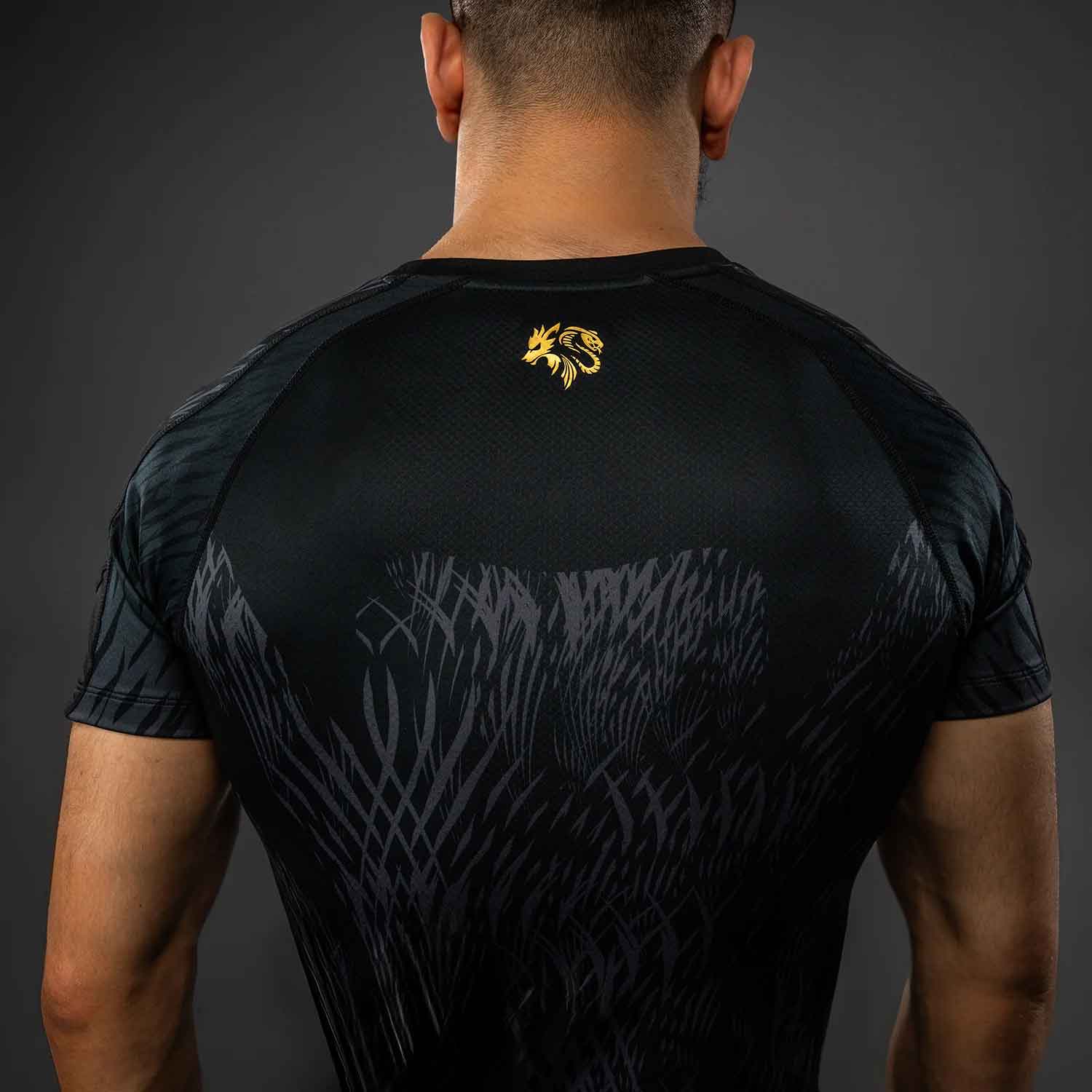 VENUM／ヴェナム　ラッシュガード　　Venum x Chimaev Wild Borz Rashguards／ヴェナム×チマエフ ワイルド ボルズ ラッシュガード（ショート）