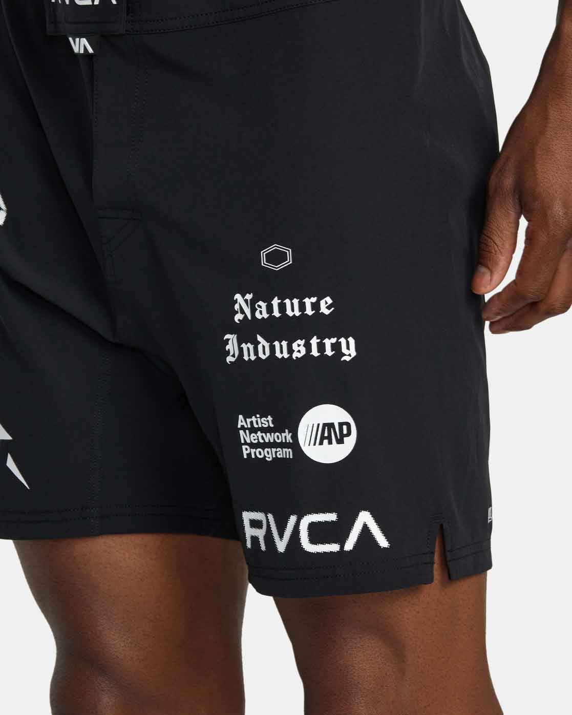 RVCA／ルーカ（ルカ）　ショーツ　　Fight Scrapper Elastic Waist Walkshorts／ファイト スクラッパー エラスティック ウエスト ウォークショーツ（ファイトショーツ）