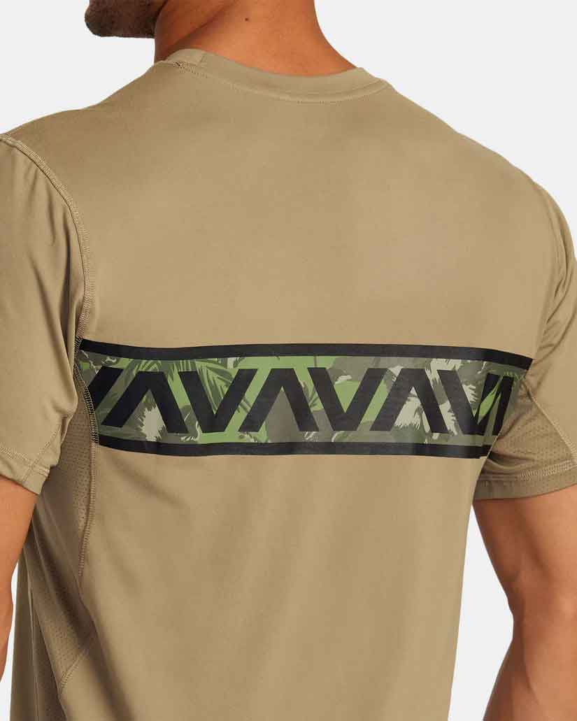 RVCA／ルーカ（ルカ）　ラッシュガード　　Hawaii Sport Vent Sport RASHGUARDS／ハワイ スポーツ ヴェント スポーツ ラッシュガード（ショートスリーブ）