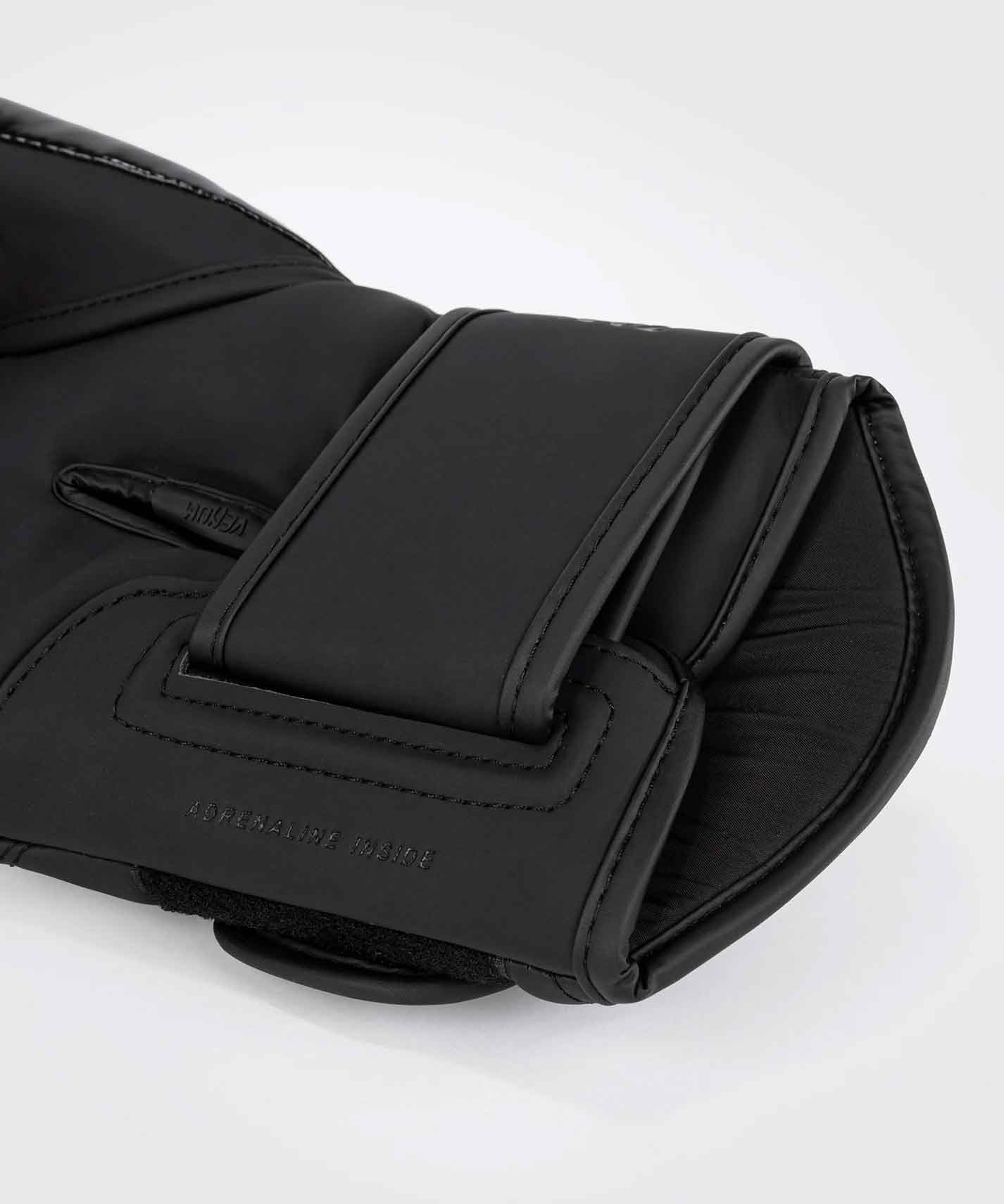 VENUM／ヴェナム　ボクシンググローブ　　Challenger 4.0 Boxing Gloves／チャレンジャー4.0 ボクシンググローブ（マットブラック）