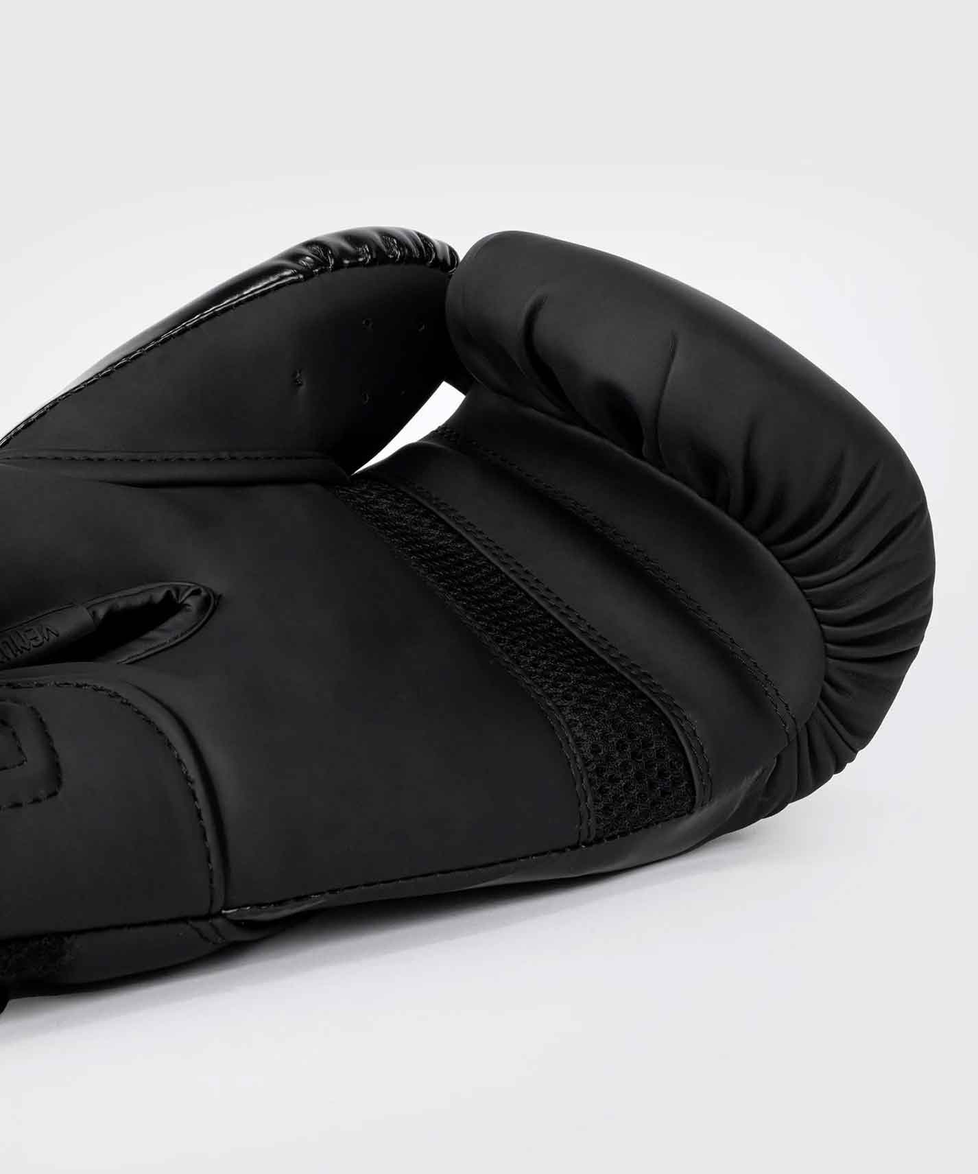 VENUM／ヴェナム　ボクシンググローブ　　Challenger 4.0 Boxing Gloves／チャレンジャー4.0 ボクシンググローブ（マットブラック）
