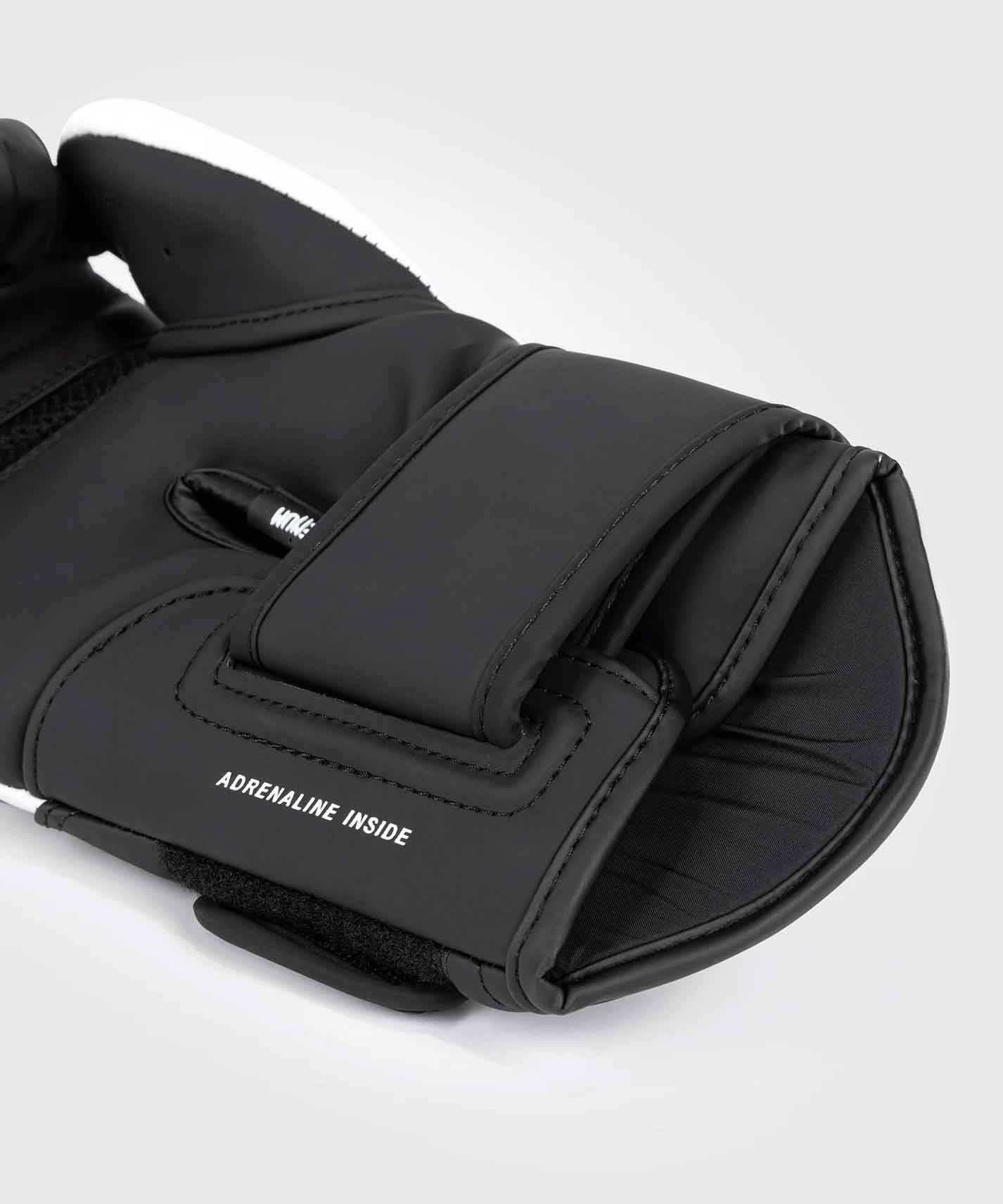 VENUM／ヴェナム　ボクシンググローブ　　Challenger 4.0 Boxing Gloves／チャレンジャー4.0 ボクシンググローブ（黒／白）