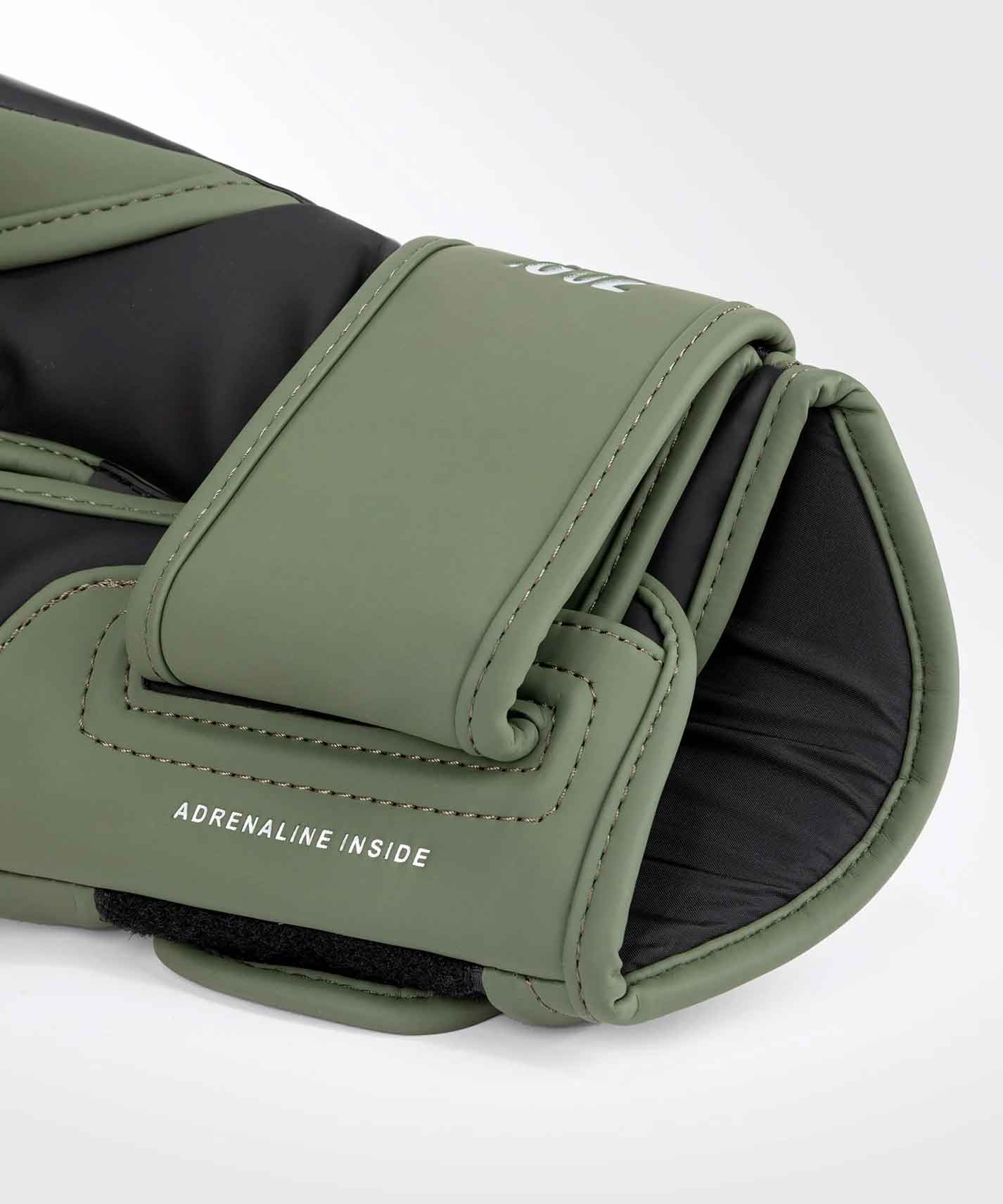 VENUM／ヴェナム　ボクシンググローブ　　Challenger 4.0 Boxing Gloves／チャレンジャー4.0 ボクシンググローブ（カーキ／黒）