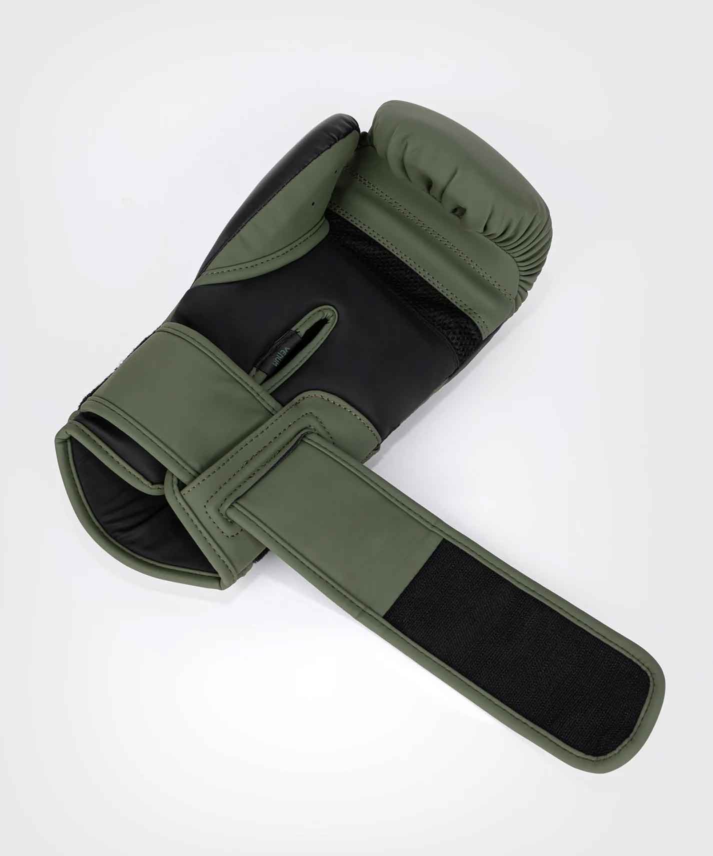 VENUM／ヴェナム　ボクシンググローブ　　Challenger 4.0 Boxing Gloves／チャレンジャー4.0 ボクシンググローブ（カーキ／黒）