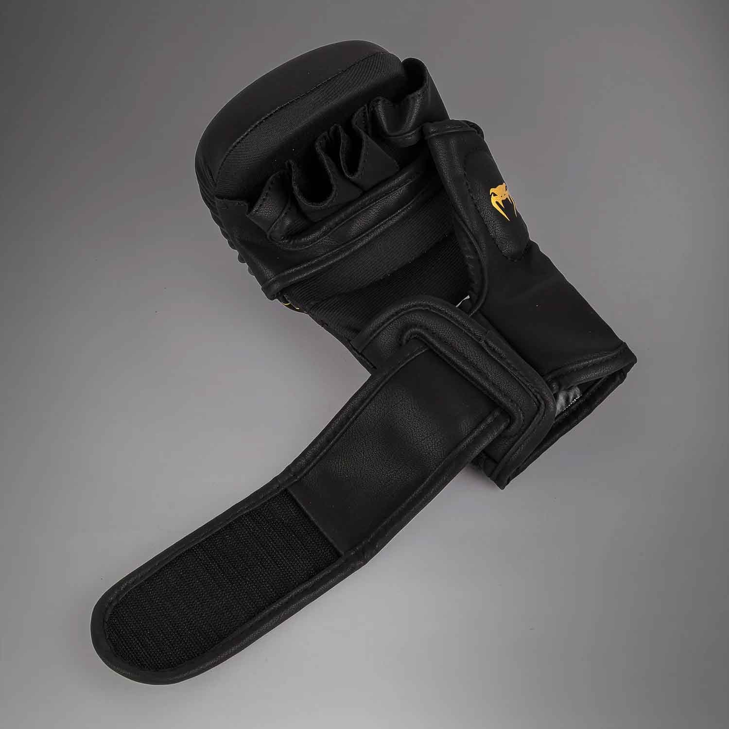 VENUM／ヴェナム　MMAグローブ（オープンフィンガーグローブ）　　Serpenti Sparring Gloves／セルペンティ スパーリンググローブ
