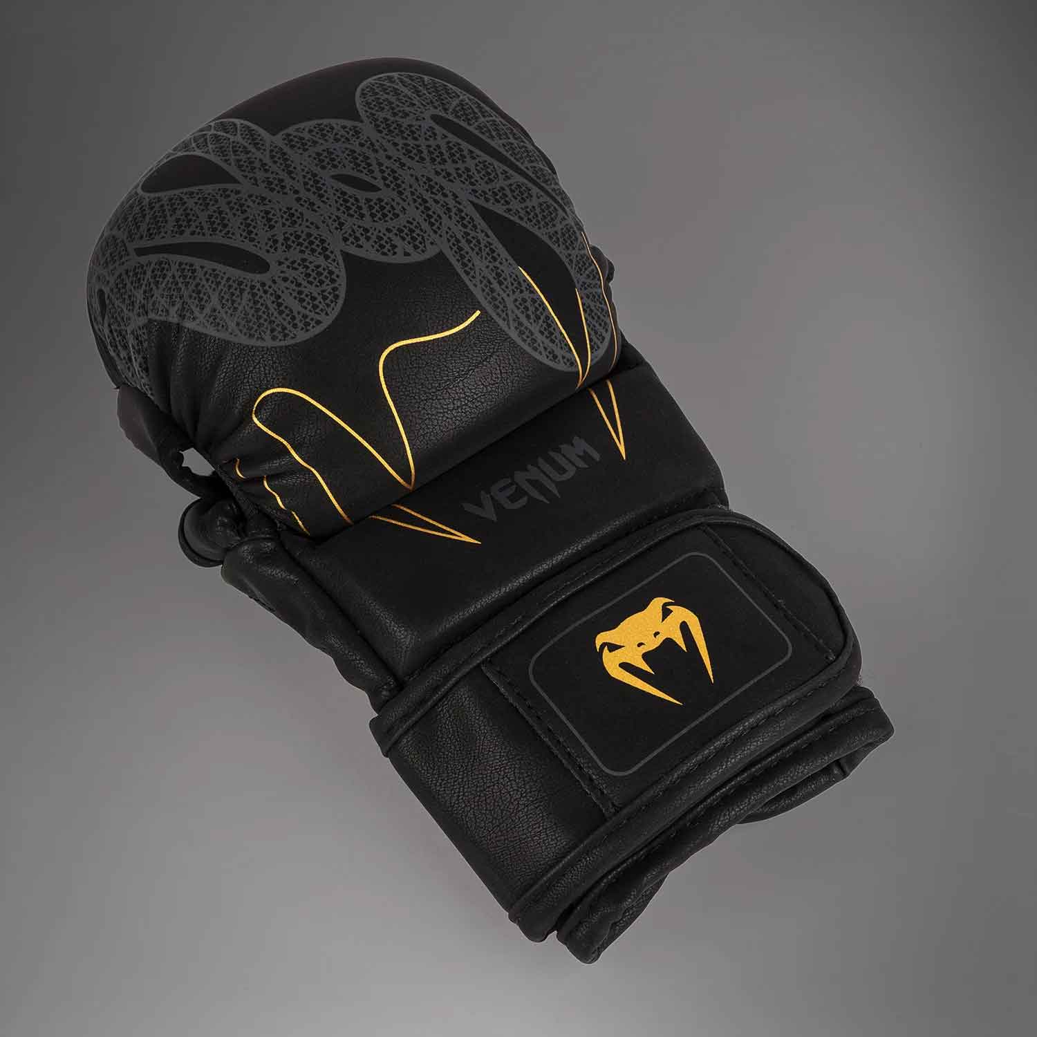 VENUM／ヴェナム　MMAグローブ（オープンフィンガーグローブ）　　Serpenti Sparring Gloves／セルペンティ スパーリンググローブ