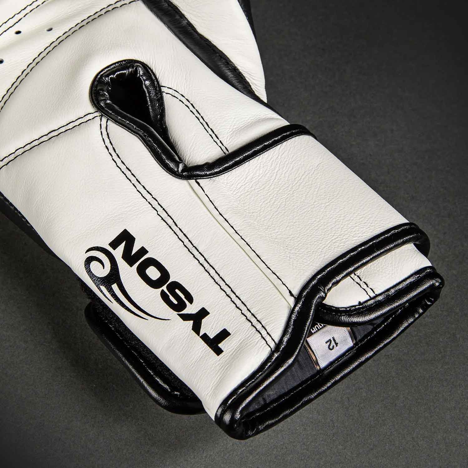 VENUM／ヴェナム　ボクシンググローブ　　Giant 2.0 Mike Tyson Pro Boxing Gloves／ジャイアント 2.0 マイク・タイソン プロ ボクシンググローブ