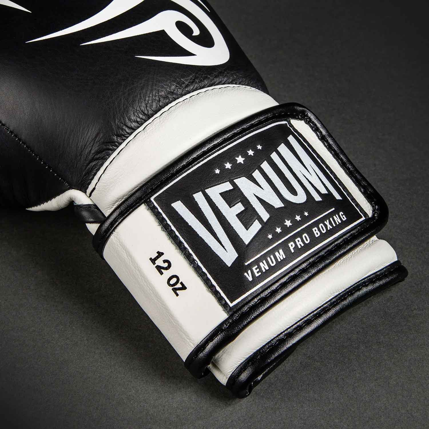 VENUM／ヴェナム　ボクシンググローブ　　Giant 2.0 Mike Tyson Pro Boxing Gloves／ジャイアント 2.0 マイク・タイソン プロ ボクシンググローブ