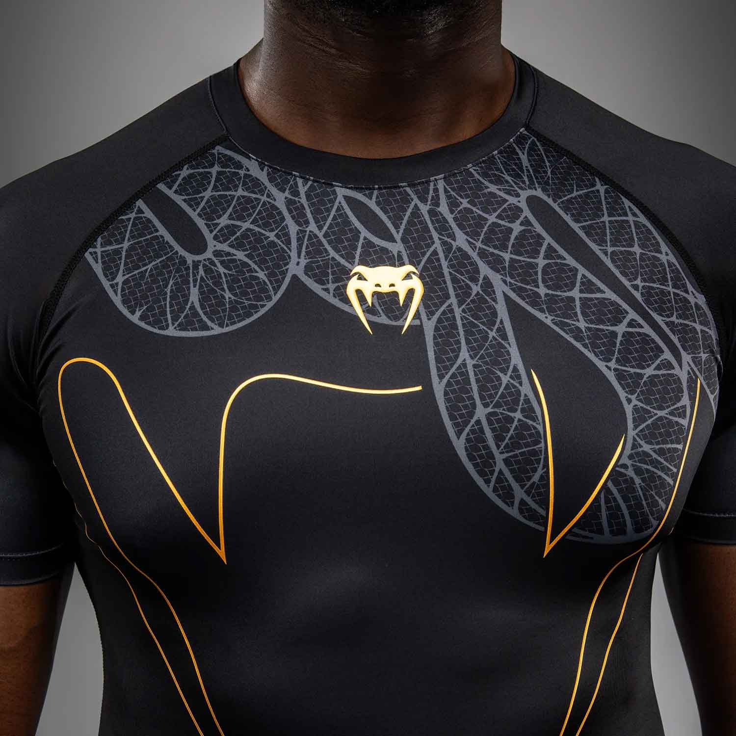 VENUM／ヴェナム　ラッシュガード　　Serpenti Short Sleeve Rashguard／セルペンティ ショートスリーブ ラッシュガード