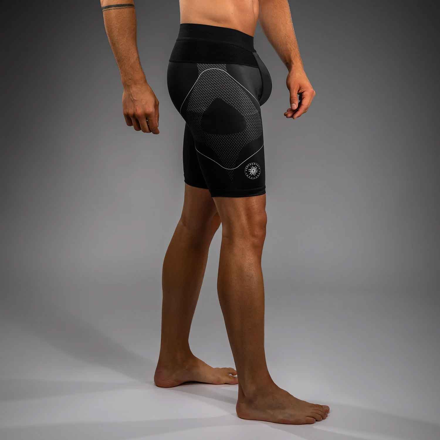 VENUM／ヴェナム　コンプレッション・バーリトゥードショーツ　　Nexus Vale Tudo Shorts／ネクサス バーリトゥードショーツ