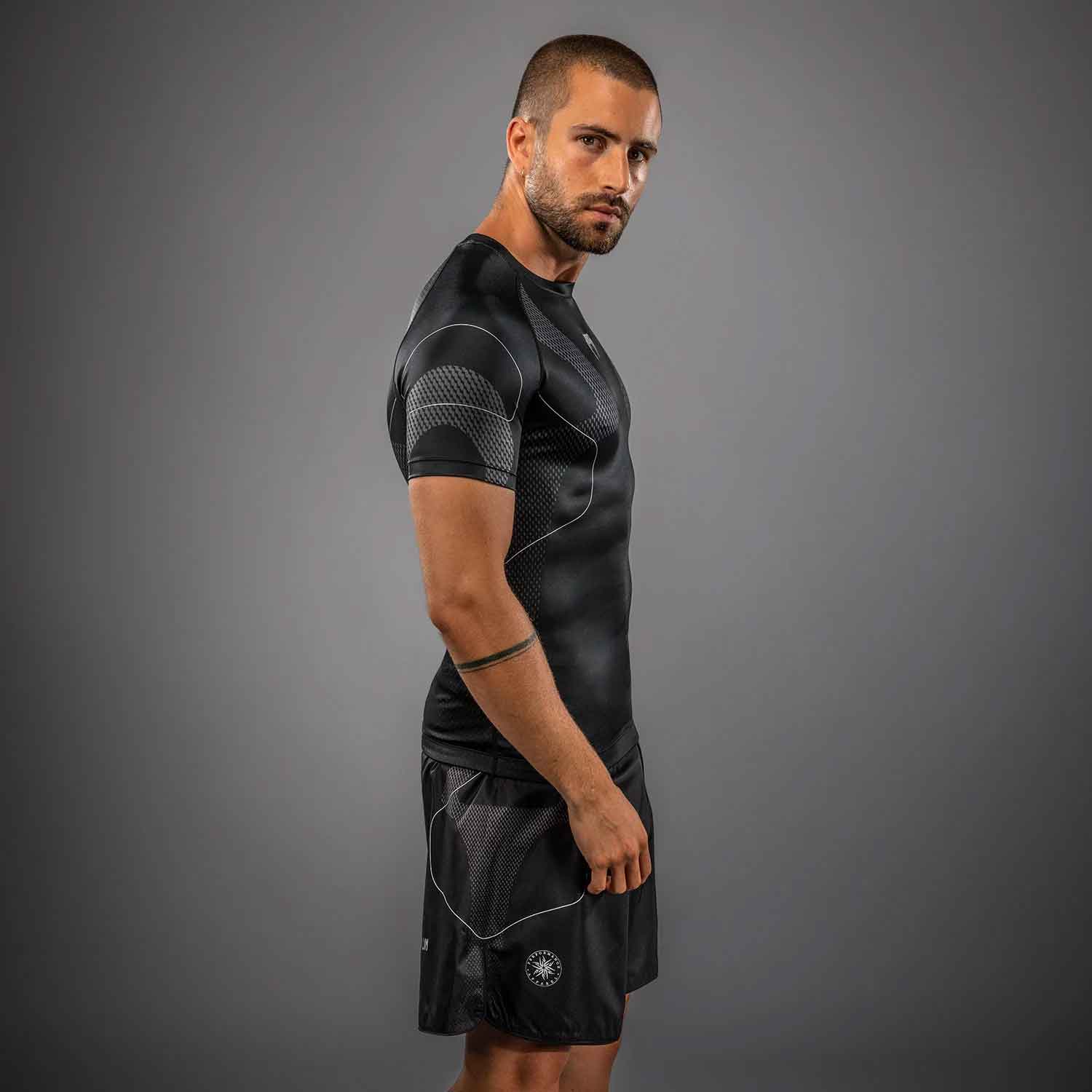 VENUM／ヴェナム　ラッシュガード　　Nexus Short Sleeve Rashguard／ネクサス ショートスリーブ ラッシュガード