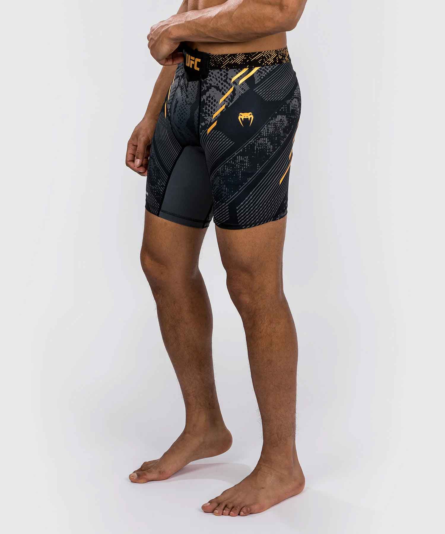 VENUM／ヴェナム　コンプレッション・バーリトゥードショーツ　　UFC Adrenaline by Venum Authentic Fight Night Men’s Vale Tudo Short Champion／UFC アドレナリン by ヴェナム オーセンティック ファイトナイト メンズ バーリトゥードショーツ（チャンピオン）