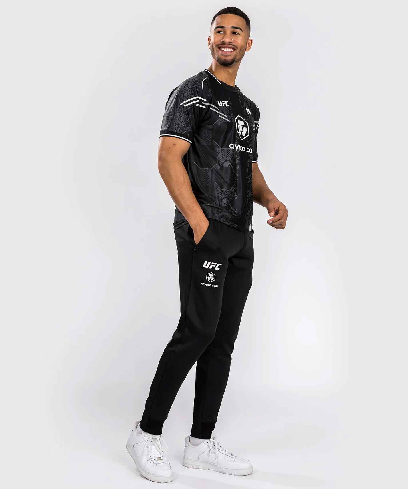 VENUM／ヴェナム　スウェットパンツ　　UFC Adrenaline by Venum Authentic Fight Night Men’s Walkout Pant／UFC アドレナリン by ヴェナム オーセンティック ファイトナイト メンズ ウォークアウト パンツ（黒）