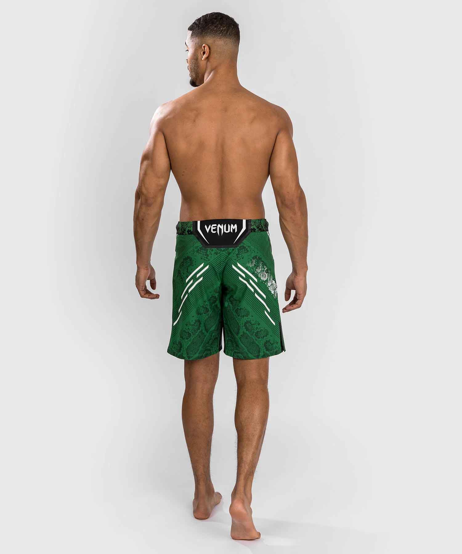 VENUM／ヴェナム　ファイトショーツ　　UFC Adrenaline by Venum Authentic Fight Night Men's Fight Short - Long Fit／UFC アドレナリン by ヴェナム オーセンティック ファイトナイト メンズ ファイトショーツ ロングフィット（グリーン）