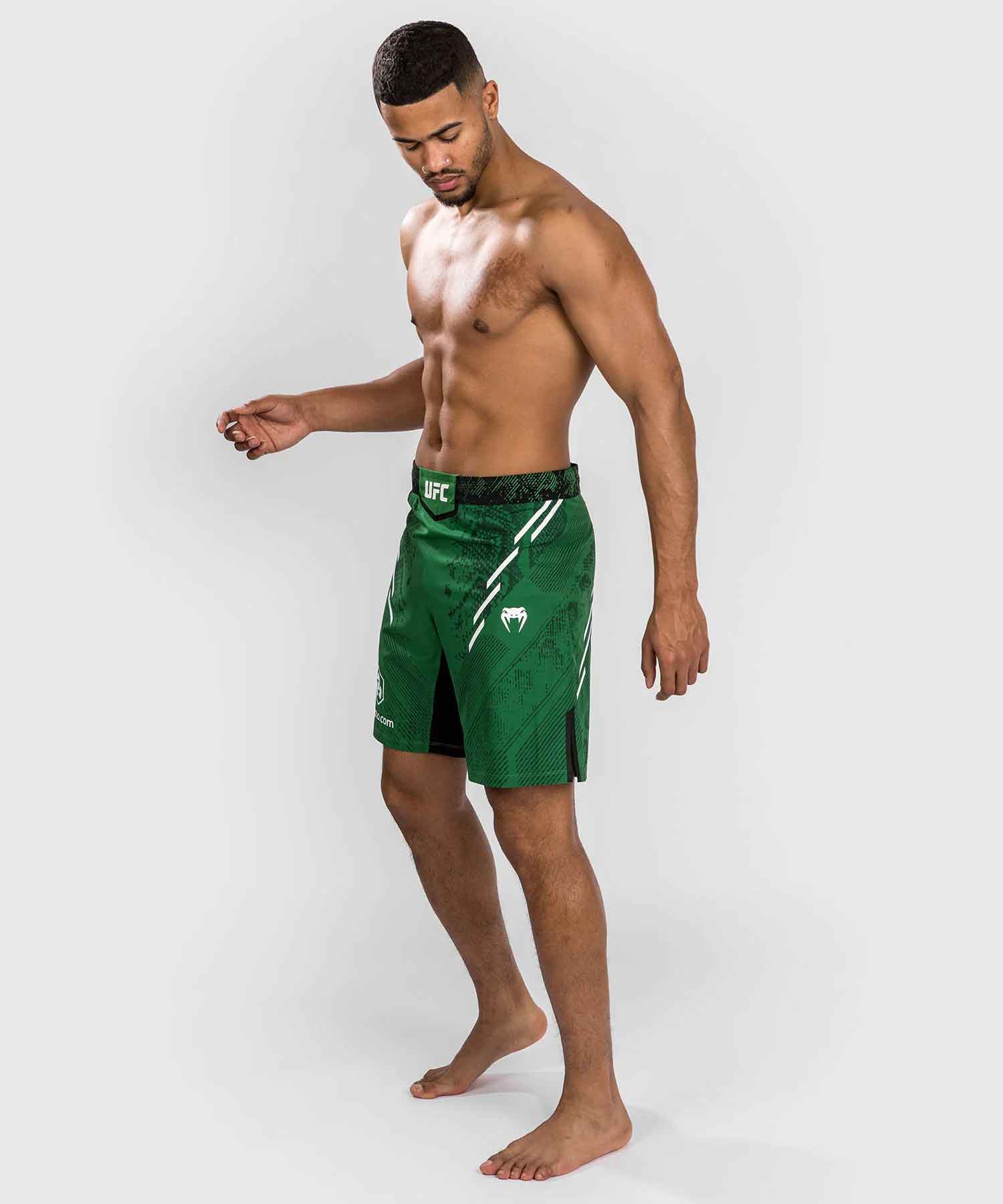 VENUM／ヴェナム　ファイトショーツ　　UFC Adrenaline by Venum Authentic Fight Night Men's Fight Short - Long Fit／UFC アドレナリン by ヴェナム オーセンティック ファイトナイト メンズ ファイトショーツ ロングフィット（グリーン）