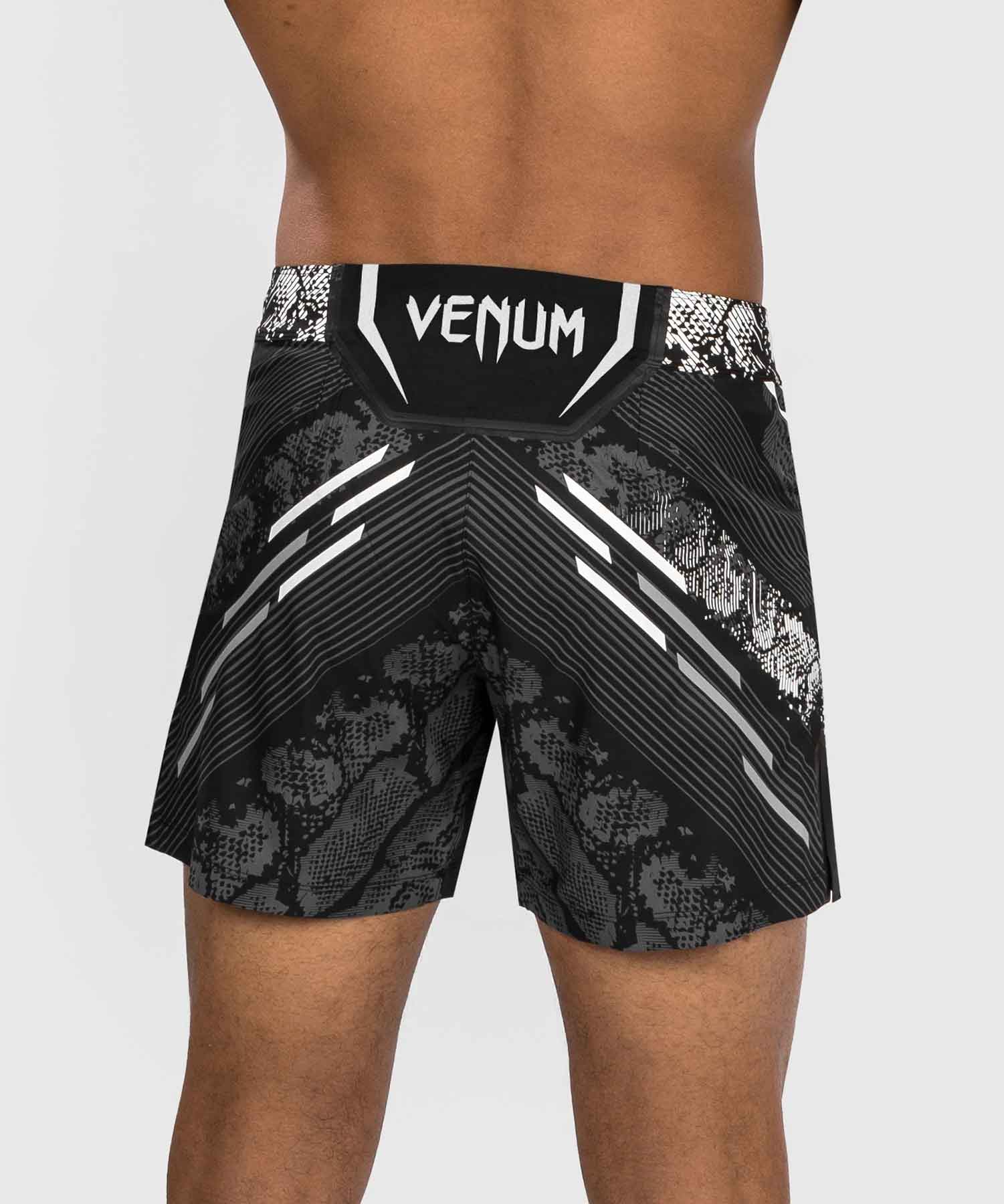 VENUM／ヴェナム　ファイトショーツ　　UFC Adrenaline by Venum Authentic Fight Night Men's Fight Short - Short Fit／UFC アドレナリン by ヴェナム オーセンティック ファイトナイト メンズ ファイトショーツ ショートフィット（黒）