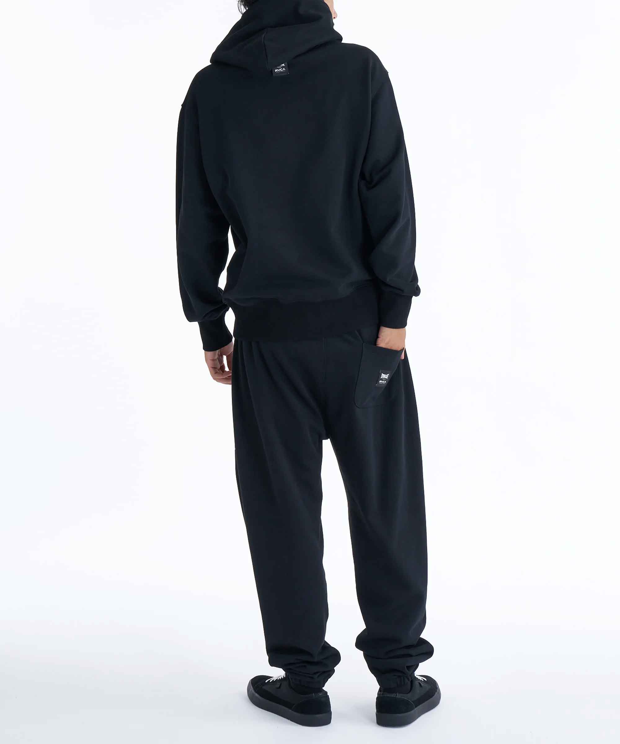 RVCA／ルーカ（ルカ）　パーカー　　RVCA×EVERLAST HOODIE／RVCA×エバーラスト フーディ（黒）