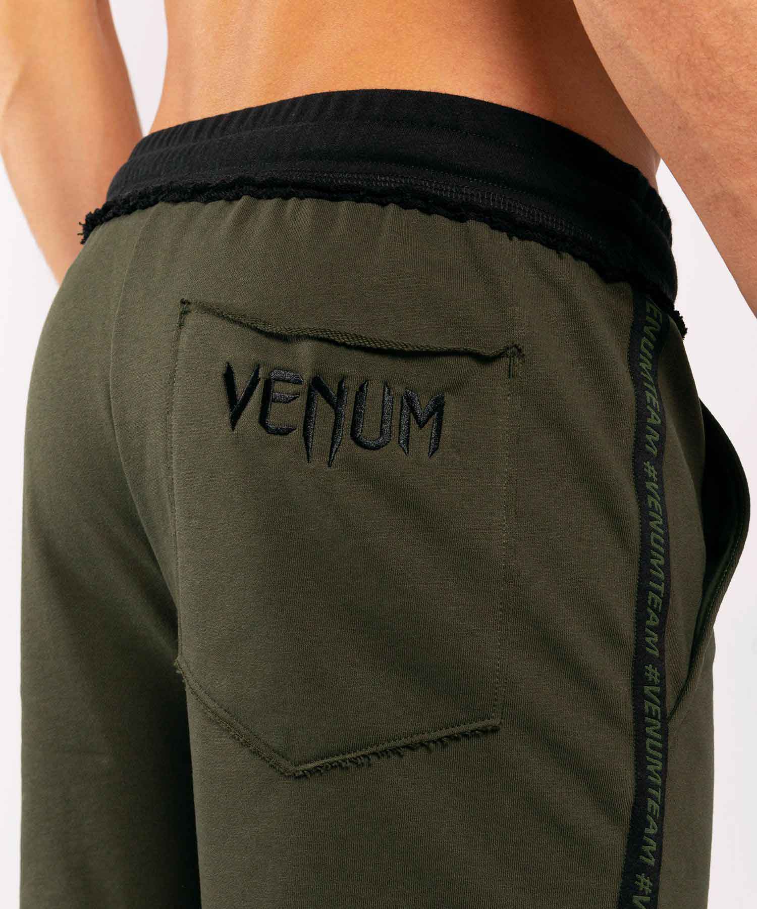 VENUM／ヴェナム　トレーニング・フィットネスショーツ　　CUTBACK 2.0 COTTON SHORTS／カットバック 2.0 コットンショーツ（カーキ／黒）