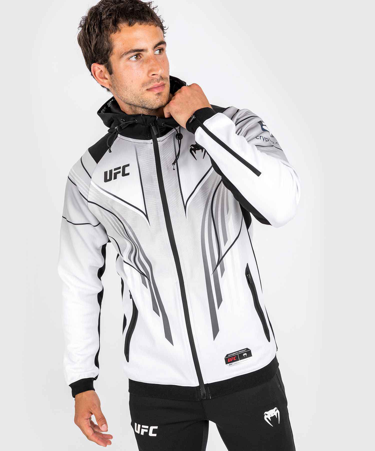 VENUM／ヴェナム　パーカー（フーディー）　　UFC VENUM AUTHENTIC FIGHT NIGHT 2.0 MEN'S WALKOUT HOODIE WHITE／UFC×VENUM オーセンティック ファイトナイト 2.0 メンズ ウォークアウト フーディ（白）