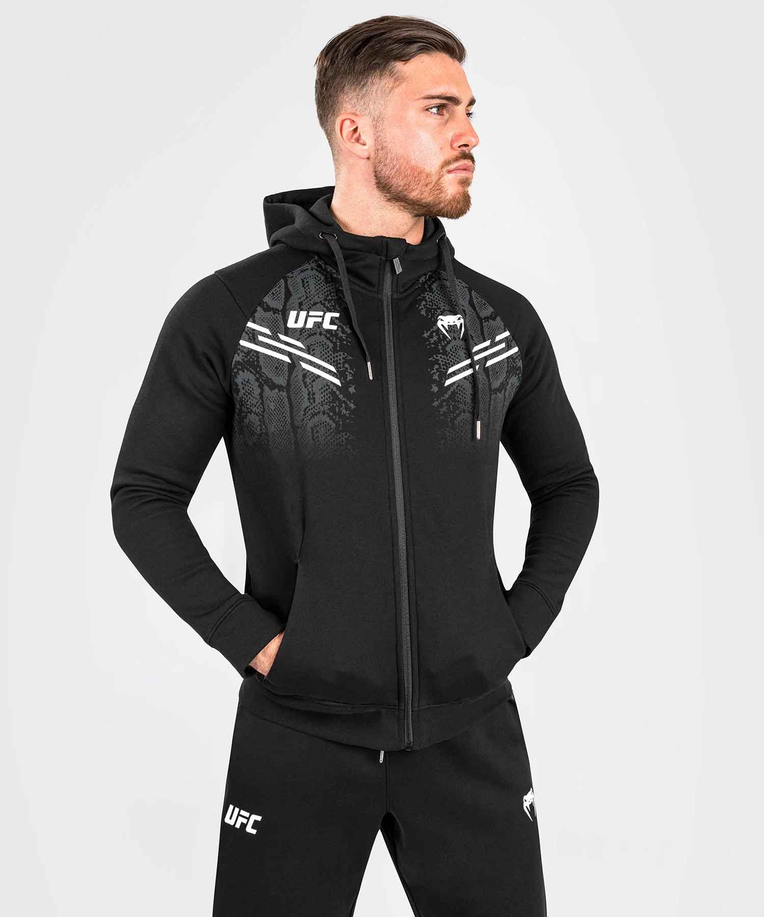 UFC Adrenaline by Venum Replica Men’s Zip Hoodie／UFC アドレナリン by ヴェナム レプリカ メンズ ジップフーディ（黒）