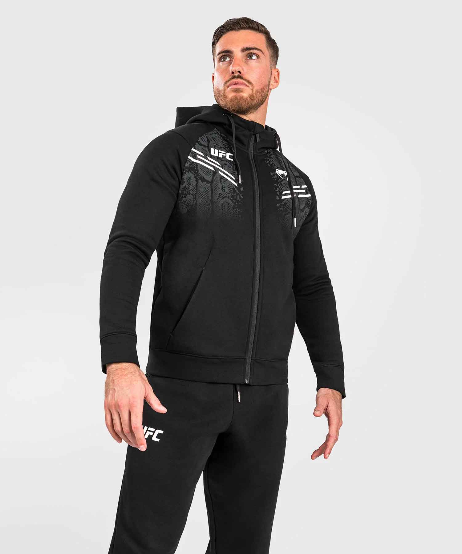 VENUM／ヴェナム　パーカー（フーディー）　　UFC Adrenaline by Venum Replica Men’s Zip Hoodie／UFC アドレナリン by ヴェナム レプリカ メンズ ジップフーディ（黒）