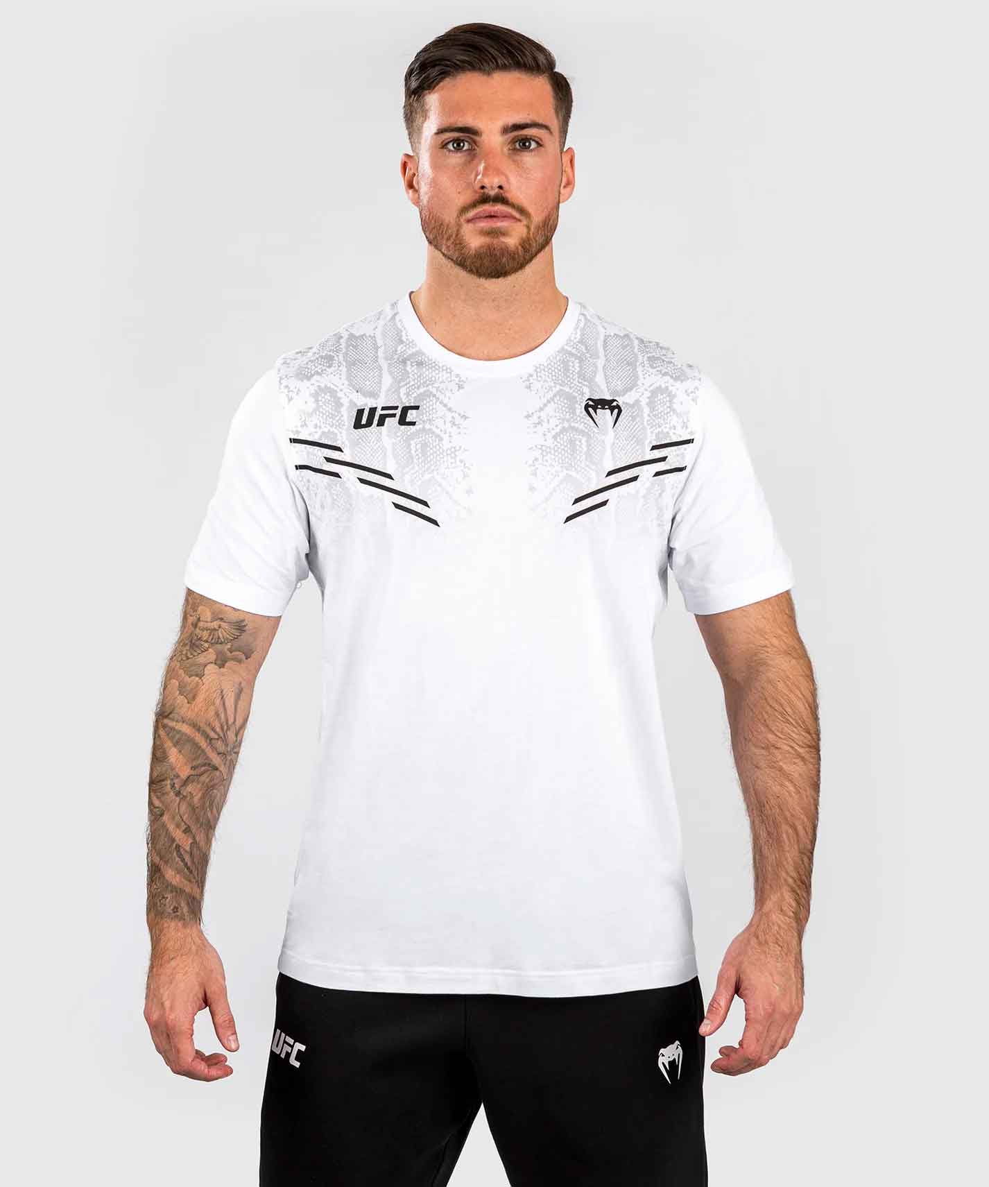 VENUM／ヴェナム　Tシャツ　　UFC Adrenaline by Venum Replica Men’s Short-sleeve T-shirt／UFC アドレナリン by ヴェナム メンズ ショートスリーブTシャツ（白）