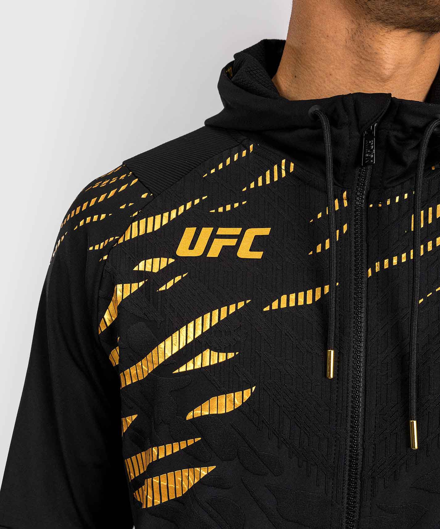 VENUM／ヴェナム　パーカー（フーディー）　　UFC Fusion by Venum Authentic Fight Night Men’s Walkout Hoodie Champion／UFC フュージョン by ヴェナム オーセンティック ファイトナイト メンズ ウォークアウト フーディー（チャンピオン）