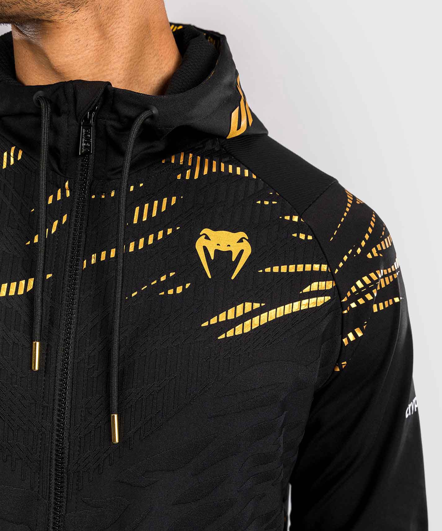 VENUM／ヴェナム　パーカー（フーディー）　　UFC Fusion by Venum Authentic Fight Night Men’s Walkout Hoodie Champion／UFC フュージョン by ヴェナム オーセンティック ファイトナイト メンズ ウォークアウト フーディー（チャンピオン）