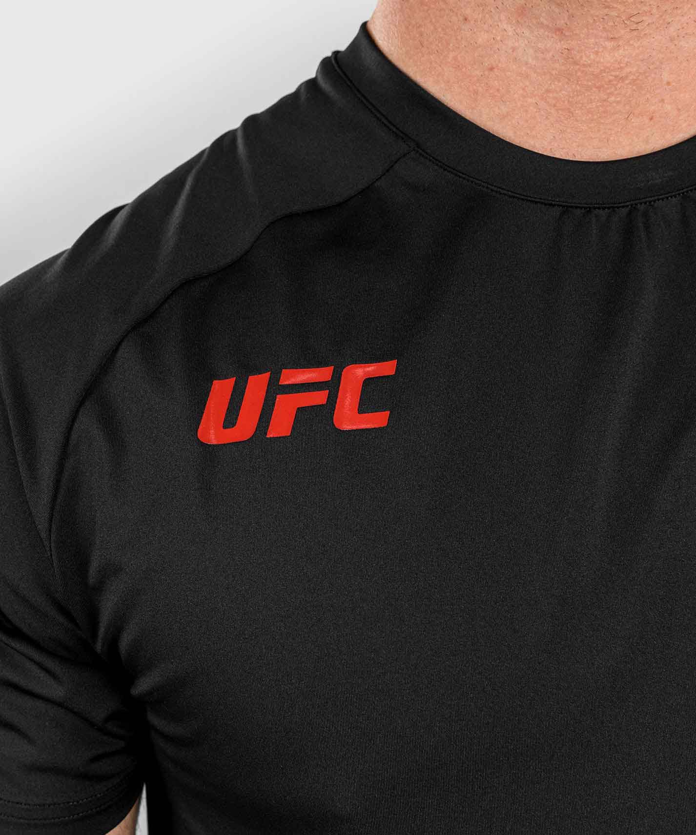 VENUM／ヴェナム　Tシャツ　　UFC Autenthic Adrenaline Fight Week By Venum Men's Dry Tech T-shirt／UFC オーセンティック アドレナリン ファイトウィーク by ヴェナム メンズ ドライテックTシャツ（黒）