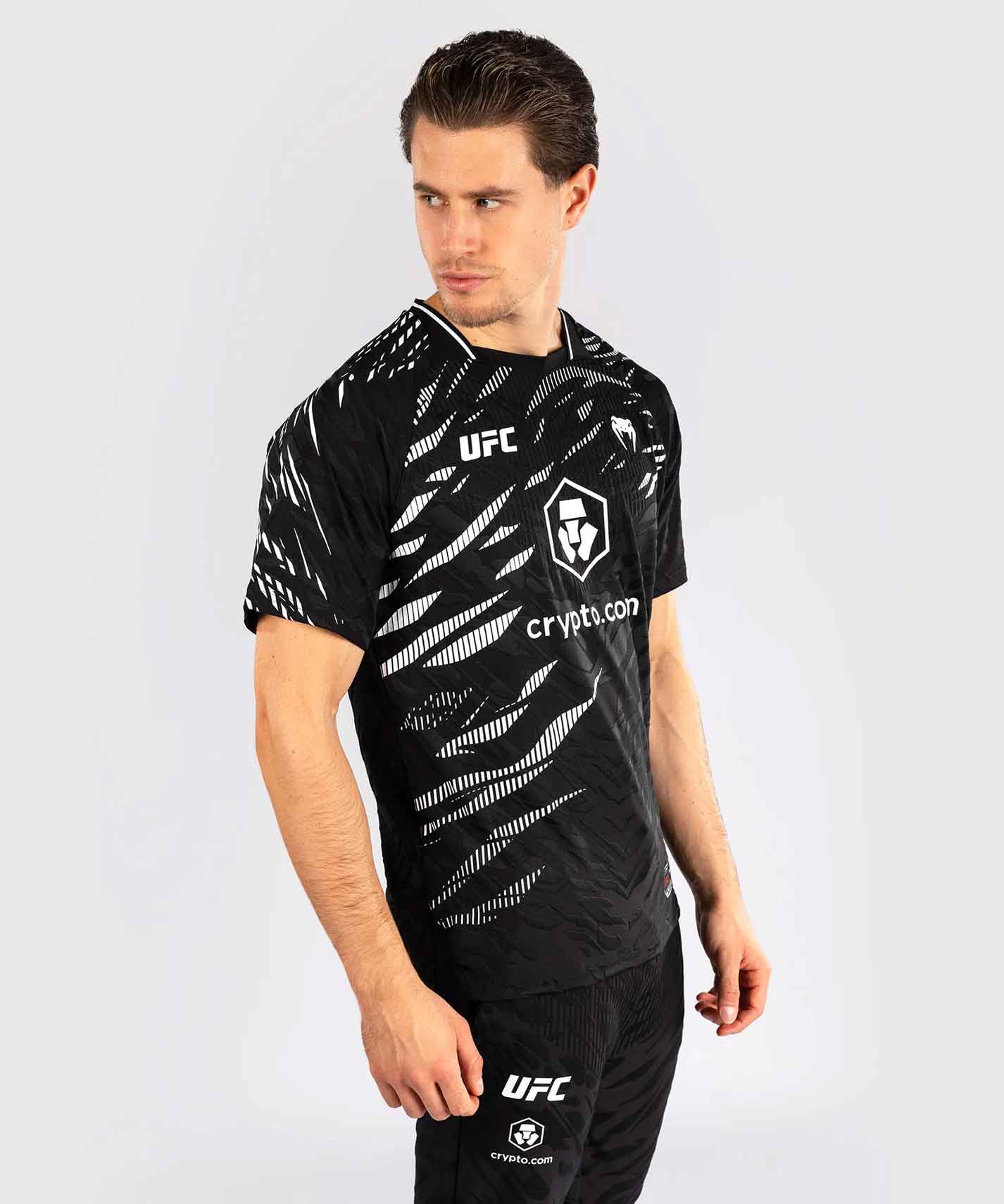 VENUM／ヴェナム　ジャージ（ユニフォーム）　　UFC Fusion by Venum Authentic Fight Night Men’s Walkout Jersey／UFC フュージョン by ヴェナム オーセンティック ファイトナイト メンズ ウォークアウト ジャージ（黒）