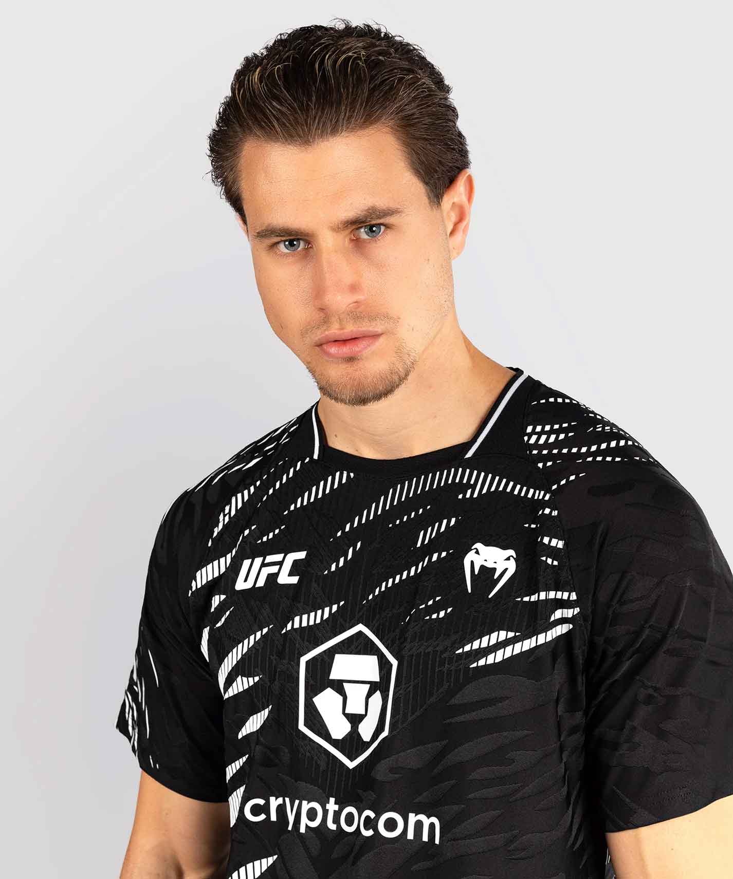 VENUM／ヴェナム　ジャージ（ユニフォーム）　　UFC Fusion by Venum Authentic Fight Night Men’s Walkout Jersey／UFC フュージョン by ヴェナム オーセンティック ファイトナイト メンズ ウォークアウト ジャージ（黒）