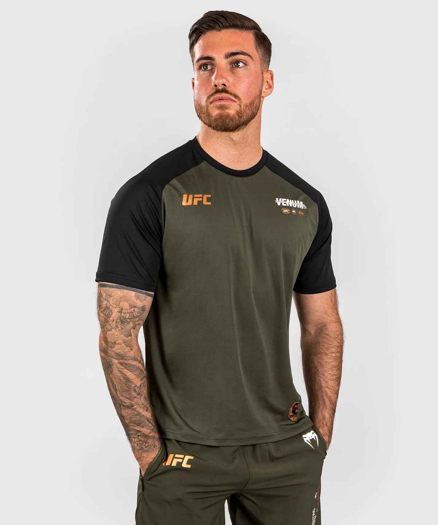 VENUM／ヴェナム　Tシャツ　　UFC Autenthic Adrenaline Fight Week By Venum Men's Dry Tech T-shirt／UFC オーセンティック アドレナリン ファイトウィーク by ヴェナム メンズ ドライテックTシャツ（カーキ）