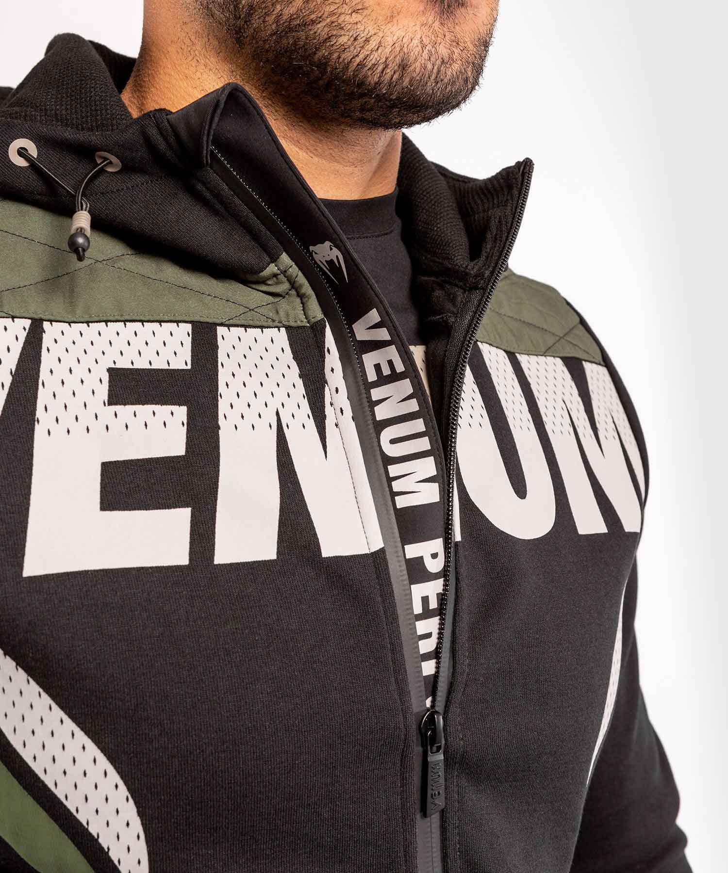 VENUM／ヴェナム　パーカー（フーディー）　　VENUM×ONE FC IMPACT HOODIE／VENUM×ONE FC インパクト フーディー（パーカー）黒／カーキ