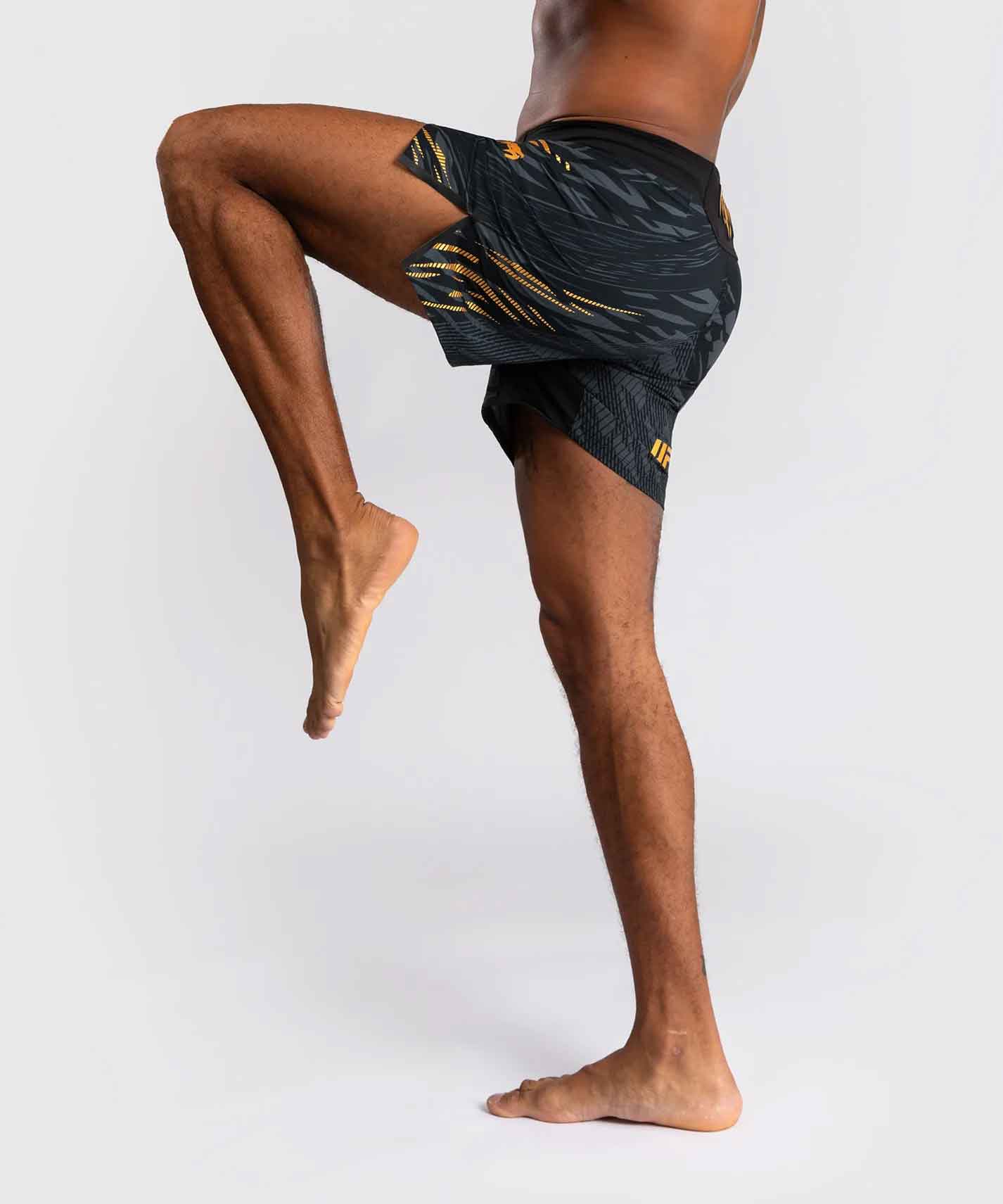 VENUM／ヴェナム　ファイトショーツ　　UFC Fusion by Venum Authentic Fight Night Men’s Fight Short Short Fit Champion／UFC フュージョン by ヴェナム オーセンティック ファイトナイト メンズ ファイトショーツ ショートフィット（チャンピオン）