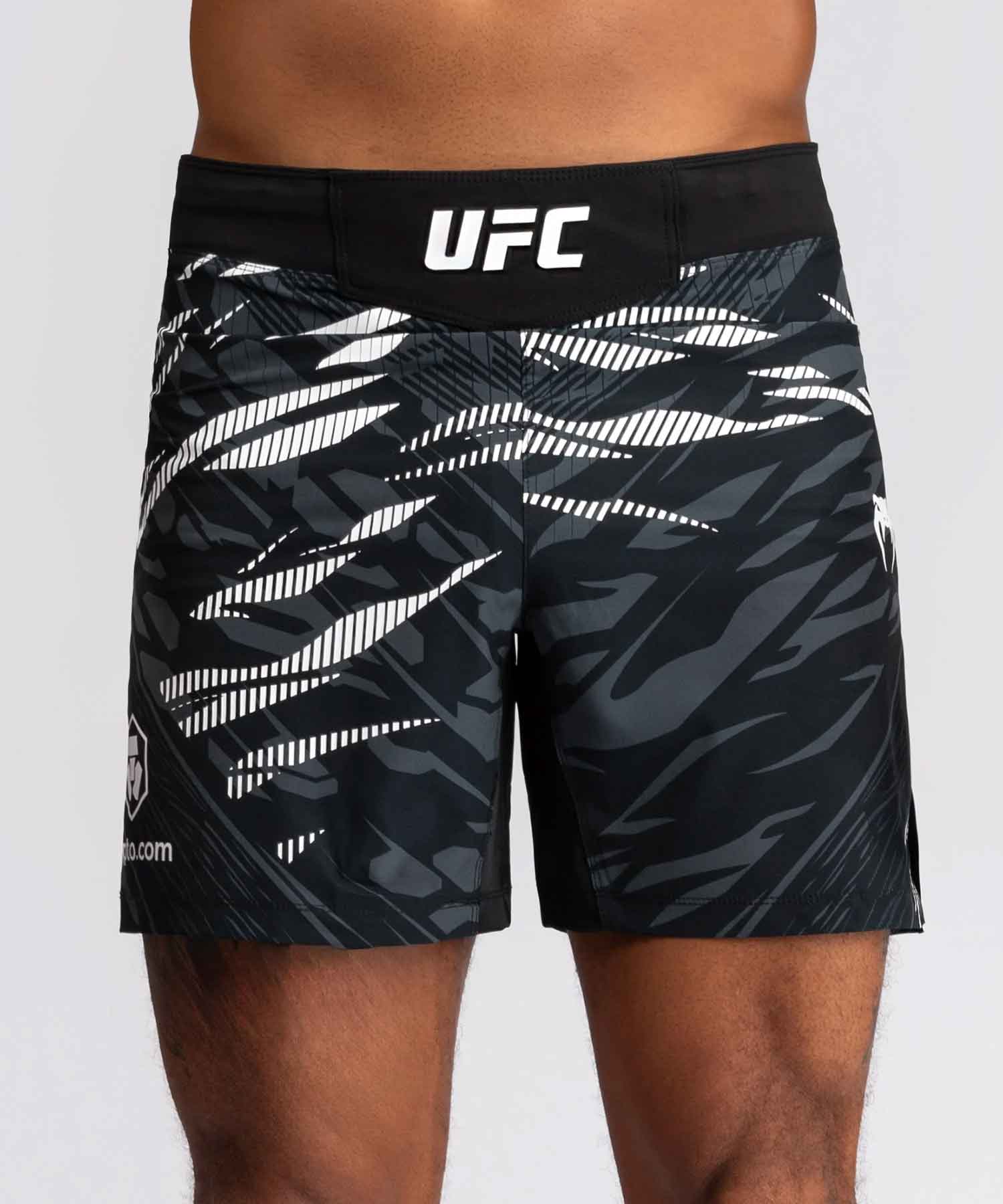 VENUM／ヴェナム　ファイトショーツ　　UFC Fusion by Venum Authentic Fight Night Men’s Fight Short Short Fit／UFC フュージョン by ヴェナム オーセンティック ファイトナイト メンズ ファイトショーツ ショートフィット（黒）