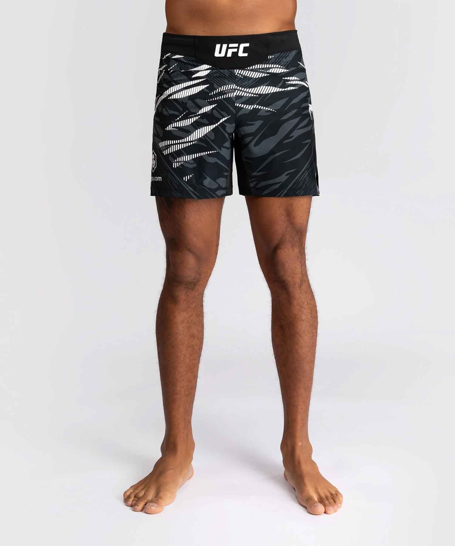 UFC Fusion by Venum Authentic Fight Night Men’s Fight Short Short Fit／UFC フュージョン by ヴェナム オーセンティック ファイトナイト メンズ ファイトショーツ ショートフィット（黒）