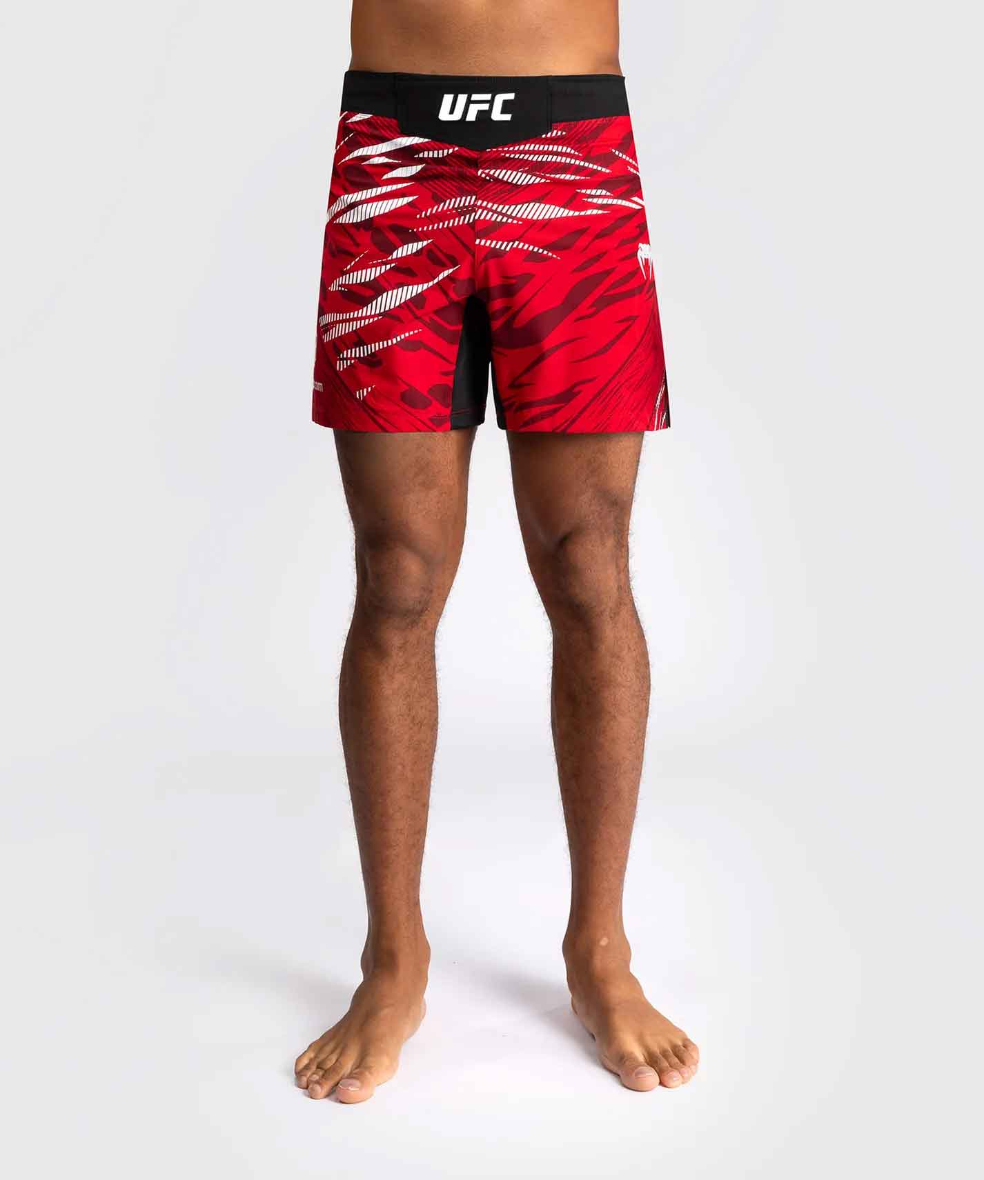 UFC Fusion by Venum Authentic Fight Night Men’s Fight Short Short Fit／UFC フュージョン by ヴェナム オーセンティック ファイトナイト メンズ ファイトショーツ ショートフィット（レッド）