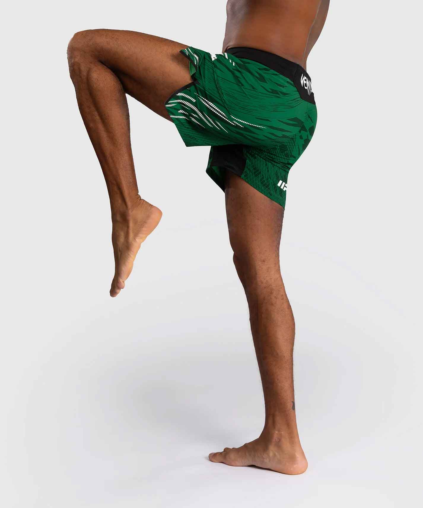 VENUM／ヴェナム　ファイトショーツ　　UFC Fusion by Venum Authentic Fight Night Men’s Fight Short Short Fit／UFC フュージョン by ヴェナム オーセンティック ファイトナイト メンズ ファイトショーツ ショートフィット（グリーン）