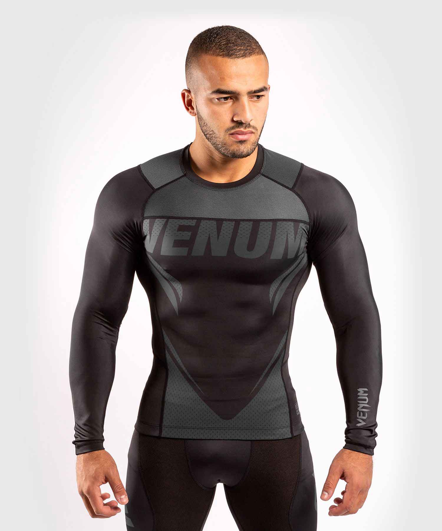 VENUM×ONE FC IMPACT RASHGUARD LONG SLEEVES／VENUM×ONE FC インパクト ラッシュガード ロングスリーブ（黒／グレー）