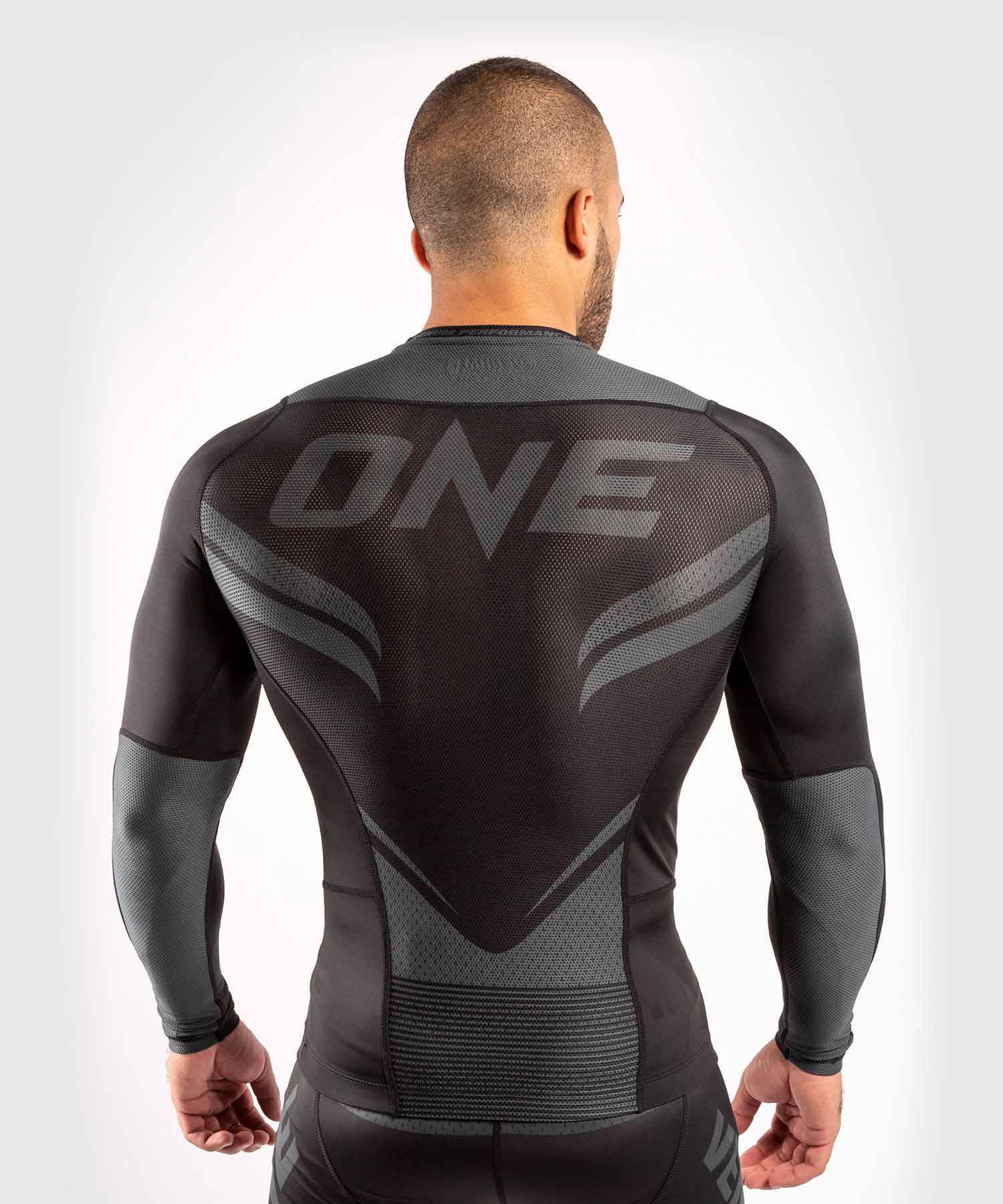 VENUM／ヴェナム　ラッシュガード　　VENUM×ONE FC IMPACT RASHGUARD LONG SLEEVES／VENUM×ONE FC インパクト ラッシュガード ロングスリーブ（黒／グレー）