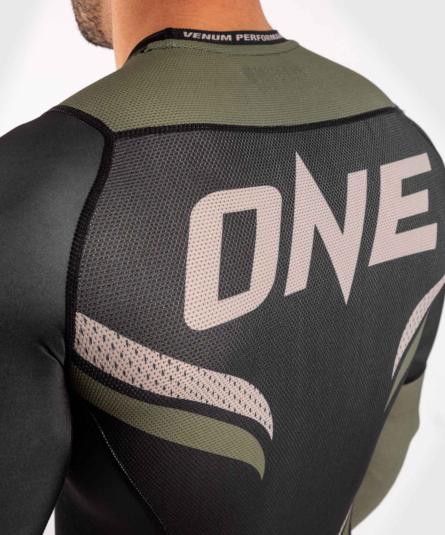 VENUM／ヴェナム　ラッシュガード　　VENUM×ONE FC IMPACT RASHGUARD LONG SLEEVES／VENUM×ONE FC インパクト ラッシュガード ロングスリーブ（黒／カーキ）