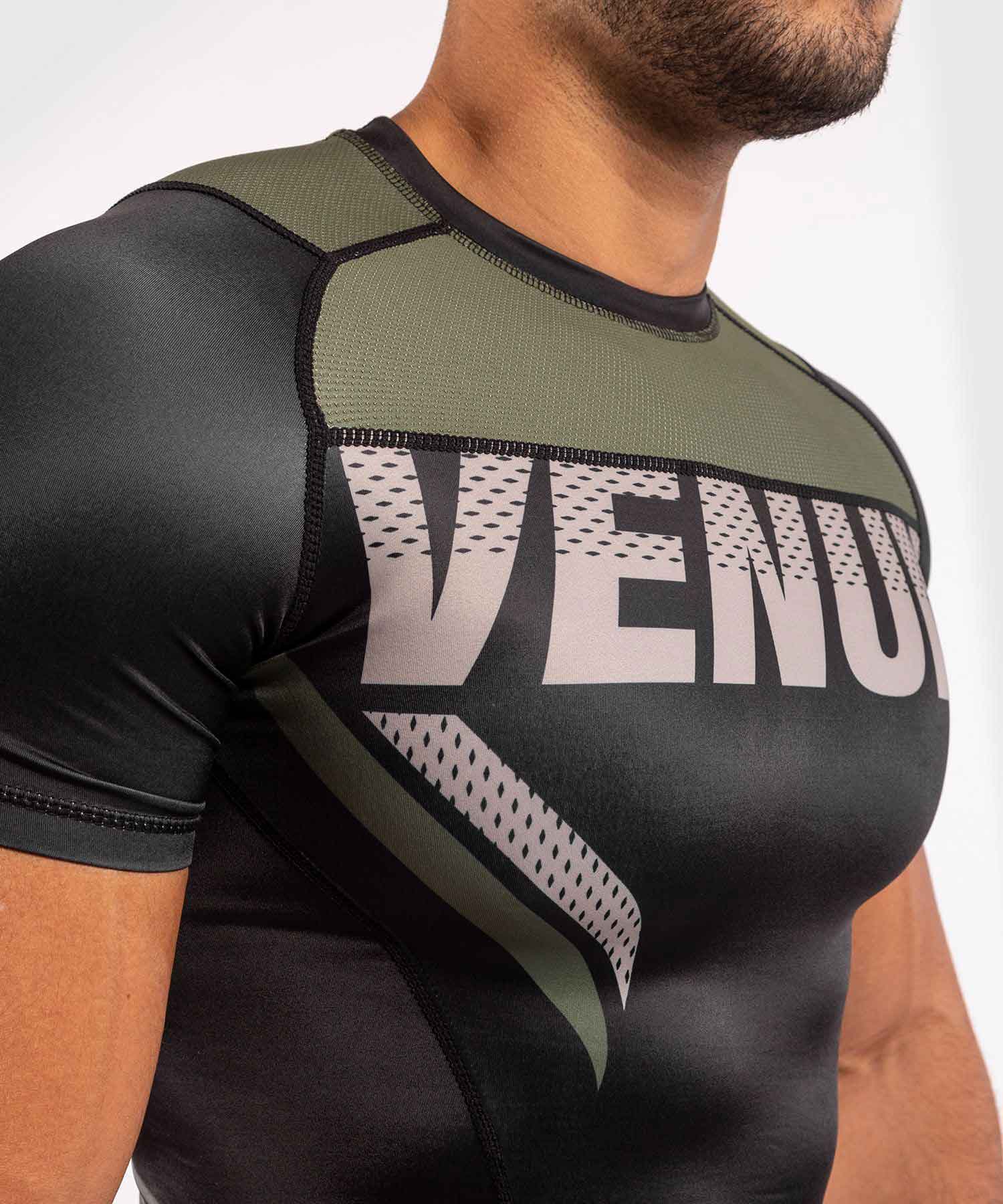 VENUM／ヴェナム　ラッシュガード　　VENUM×ONE FC IMPACT RASHGUARD SHORT SLEEVES／VENUM×ONE FC インパクト ラッシュガード ショートスリーブ（黒／カーキ）