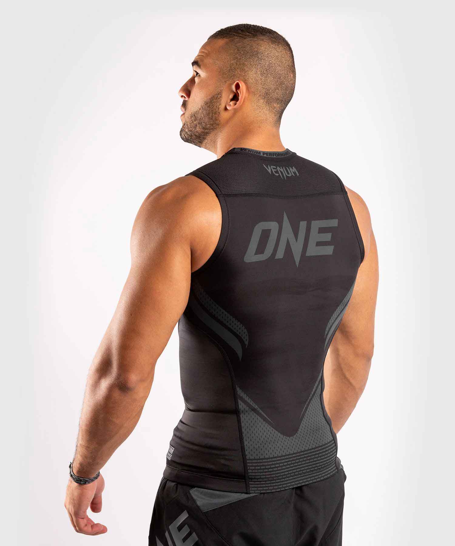 VENUM／ヴェナム　ラッシュガード　　VENUM×ONE FC IMPACT RASHGUARD SLEEVELESS／VENUM×ONE FC インパクト ラッシュガード スリーブレス（黒／グレー）