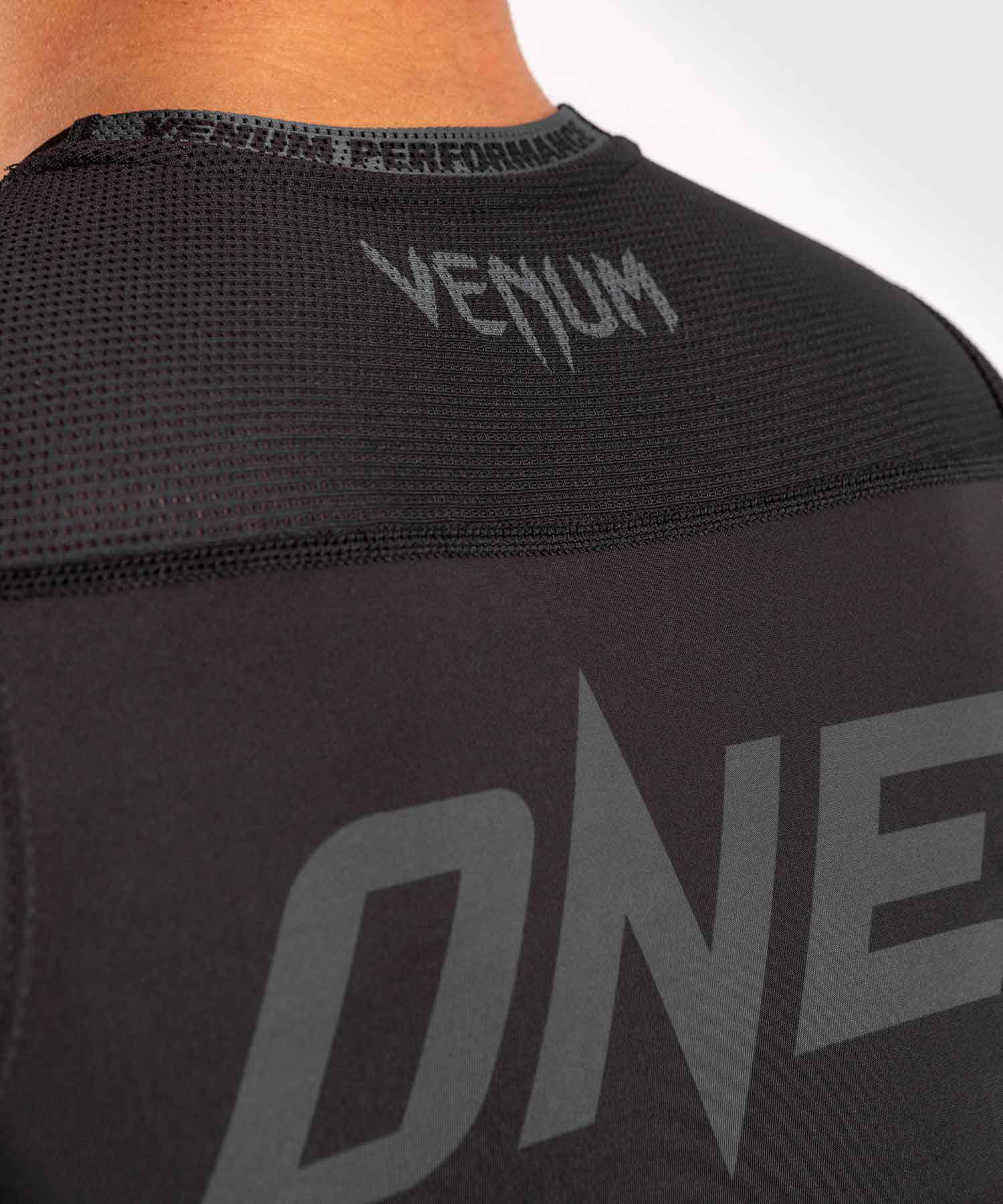 VENUM／ヴェナム　ラッシュガード　　VENUM×ONE FC IMPACT RASHGUARD SLEEVELESS／VENUM×ONE FC インパクト ラッシュガード スリーブレス（黒／グレー）