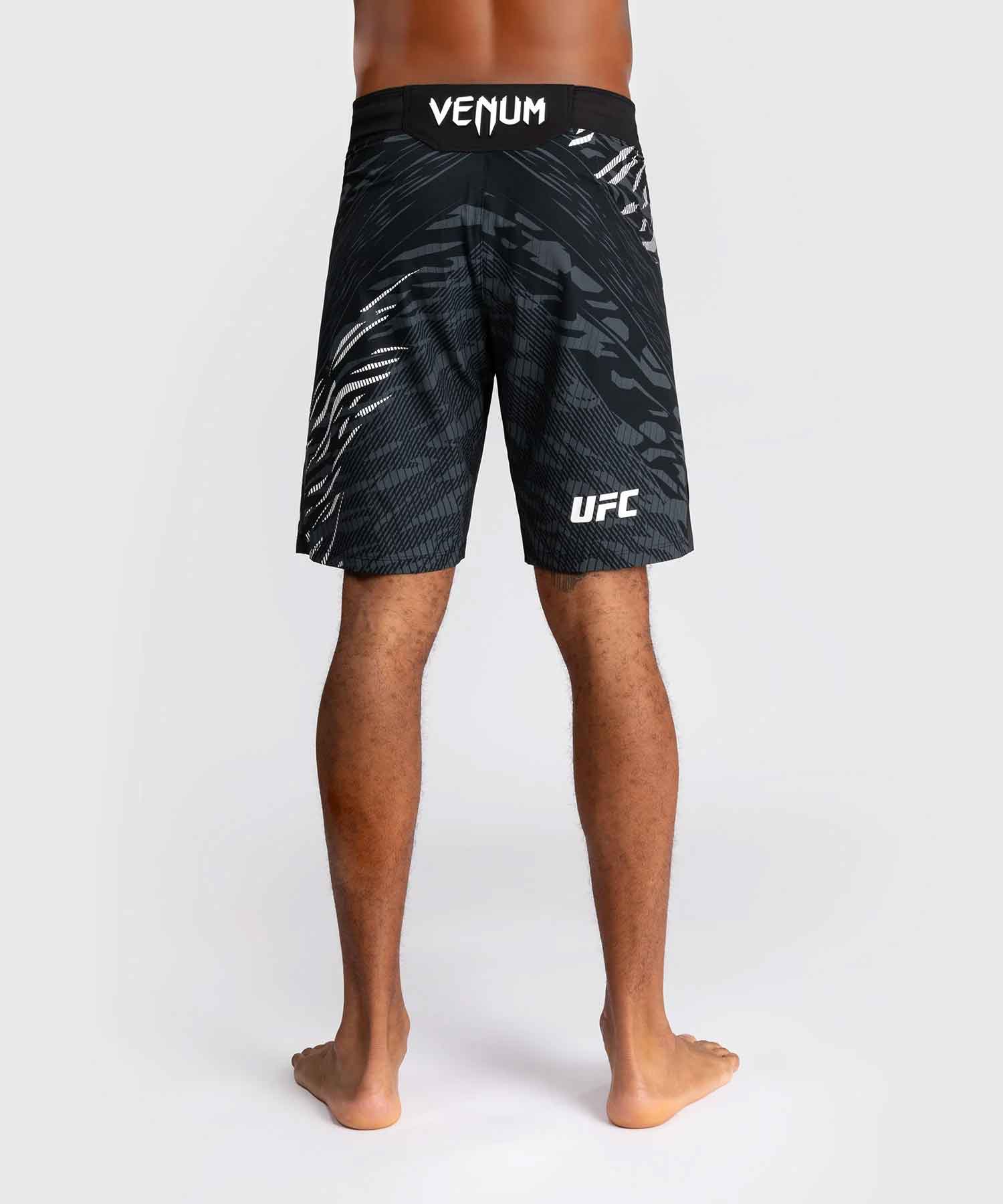 VENUM／ヴェナム　ファイトショーツ　　UFC Fusion by Venum Authentic Fight Night Men’s Fight Short Long Fit／UFC フュージョン by ヴェナム オーセンティック ファイトナイト メンズ ファイトショーツ ロングフィット（黒）