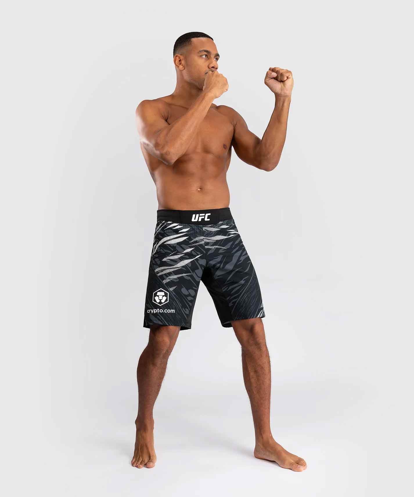 VENUM／ヴェナム　ファイトショーツ　　UFC Fusion by Venum Authentic Fight Night Men’s Fight Short Long Fit／UFC フュージョン by ヴェナム オーセンティック ファイトナイト メンズ ファイトショーツ ロングフィット（黒）