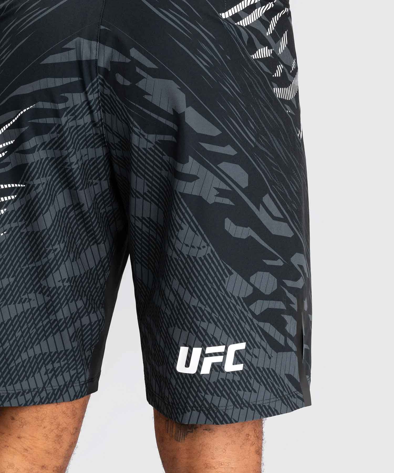VENUM／ヴェナム　ファイトショーツ　　UFC Fusion by Venum Authentic Fight Night Men’s Fight Short Long Fit／UFC フュージョン by ヴェナム オーセンティック ファイトナイト メンズ ファイトショーツ ロングフィット（黒）